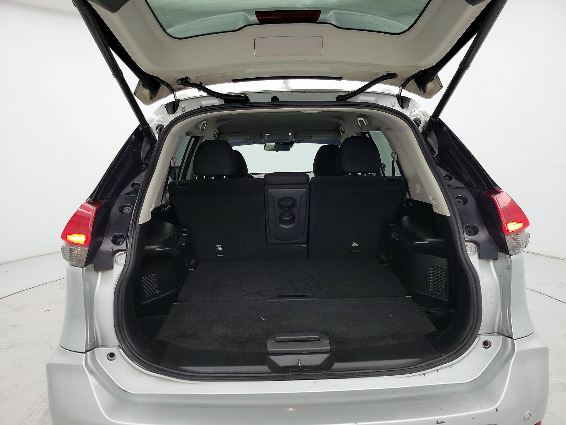Thumbnail: 2019 Nissan Rogue - 20