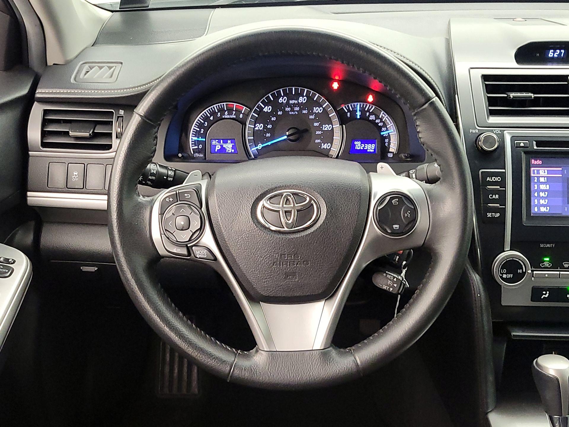 Thumbnail: 2014 Toyota Camry - 10