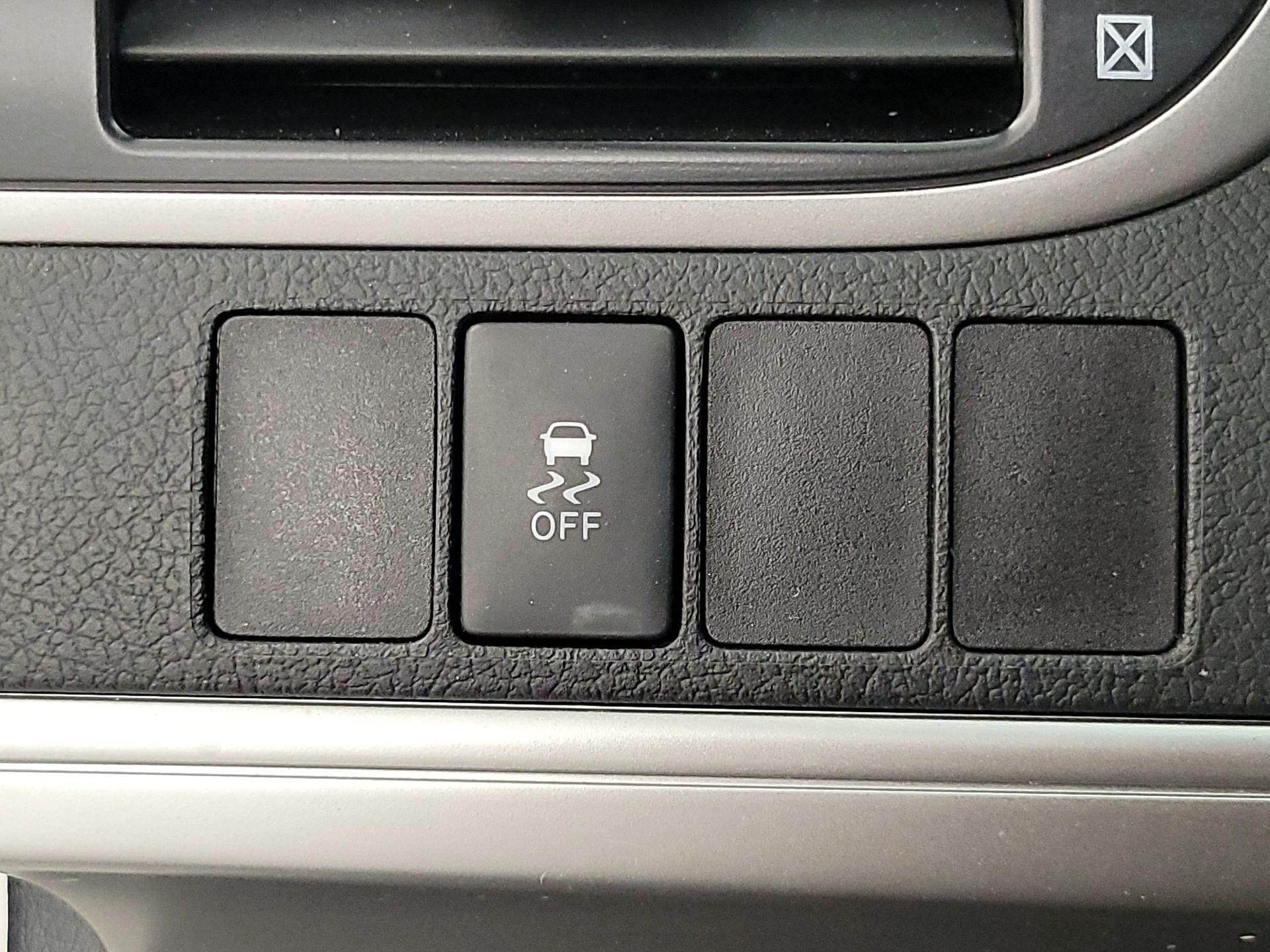 Thumbnail: 2014 Toyota Camry - 13