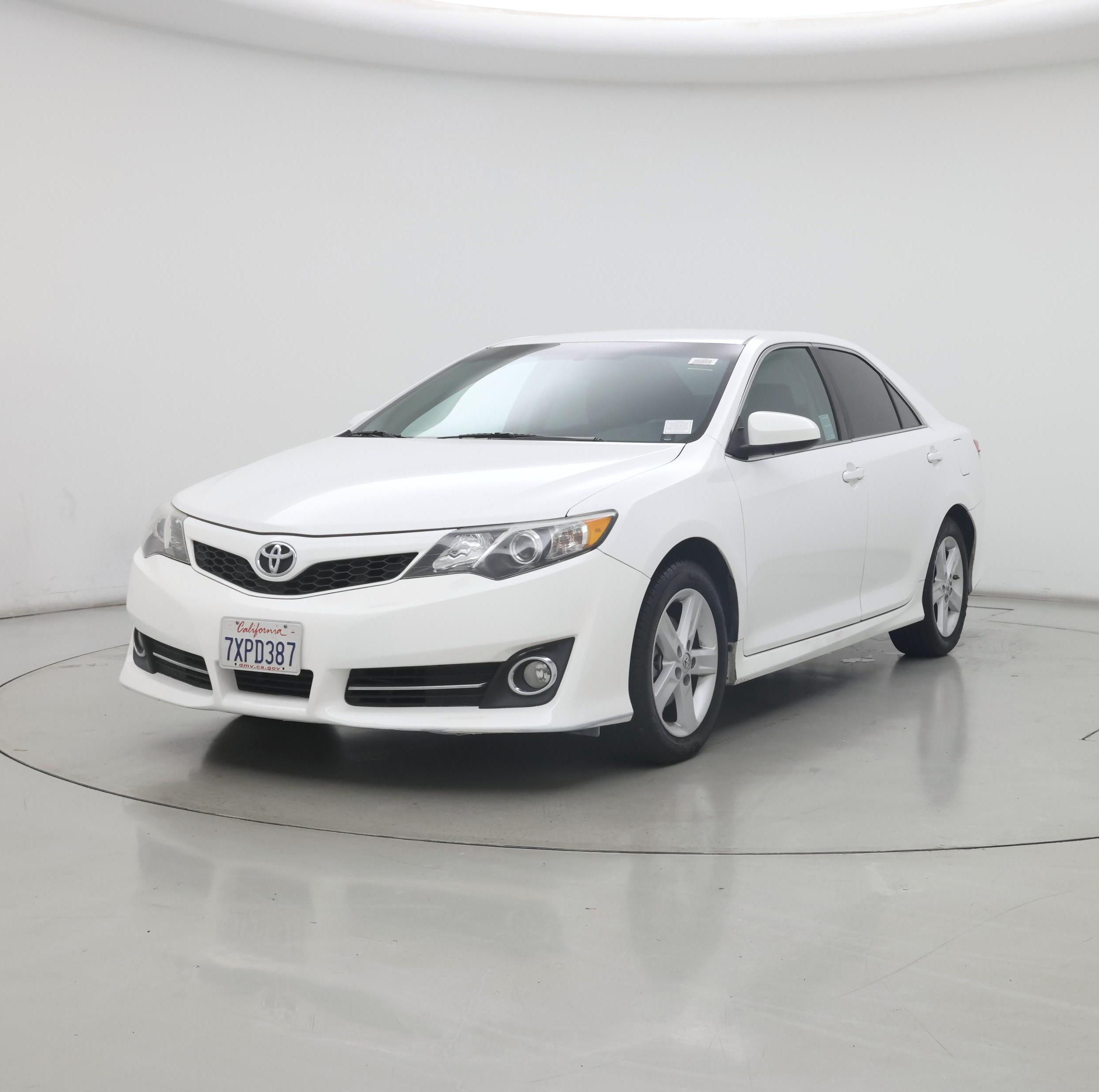 Thumbnail: 2014 Toyota Camry - 4