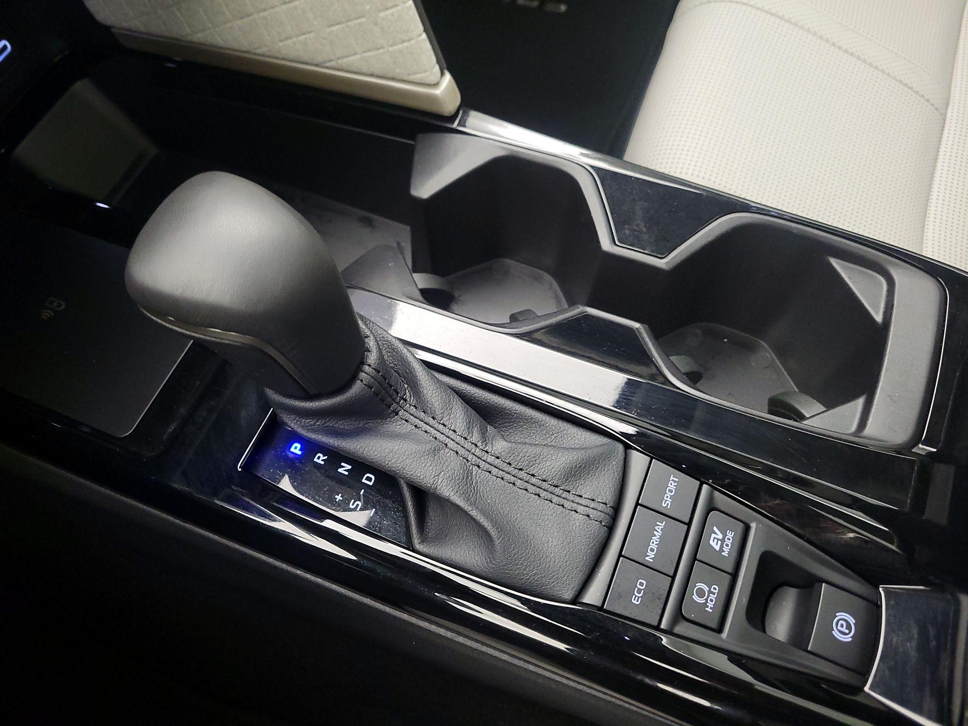 Thumbnail: 2025 Toyota Camry - 17