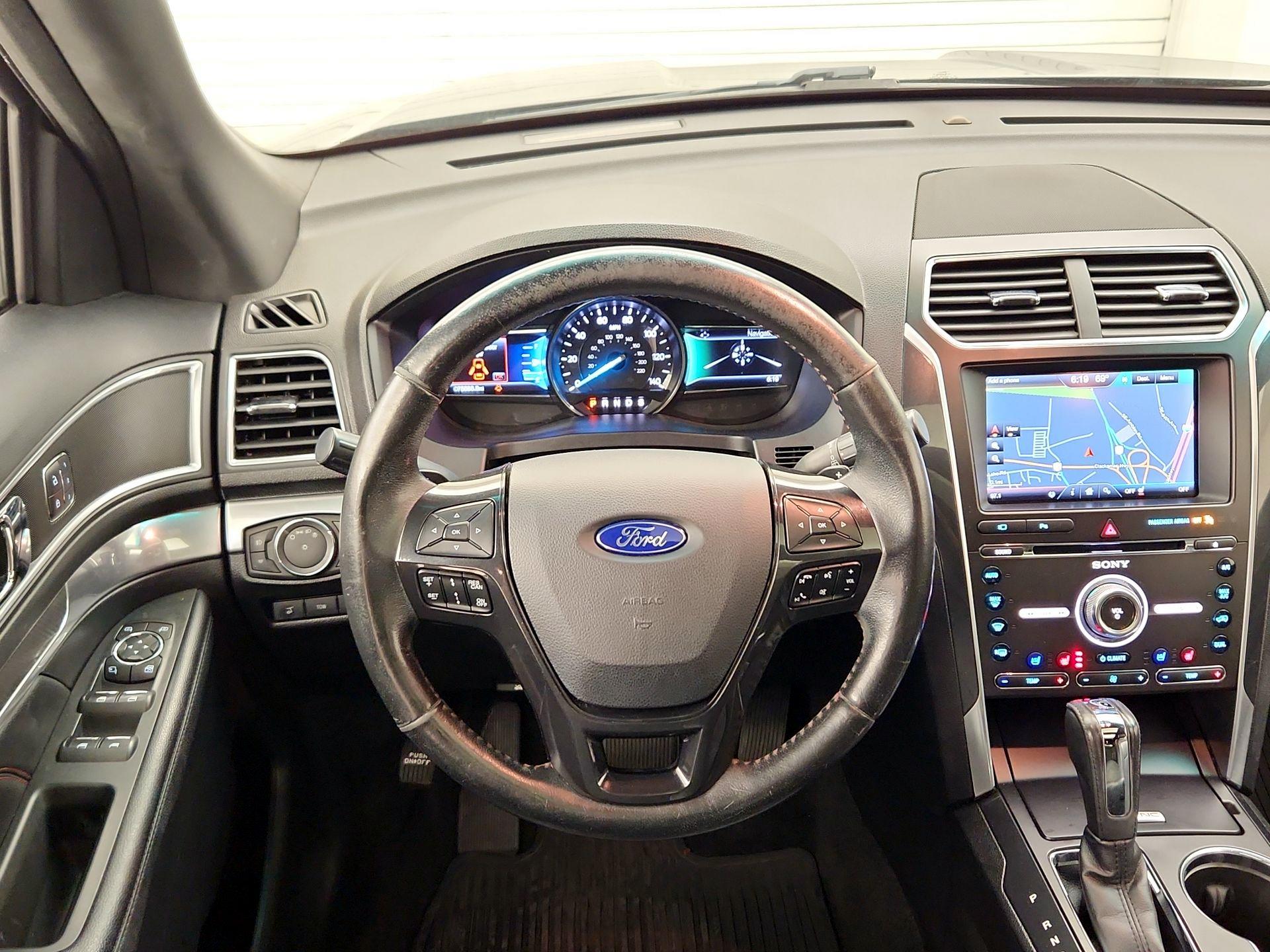 Thumbnail: 2016 Ford Explorer - 10