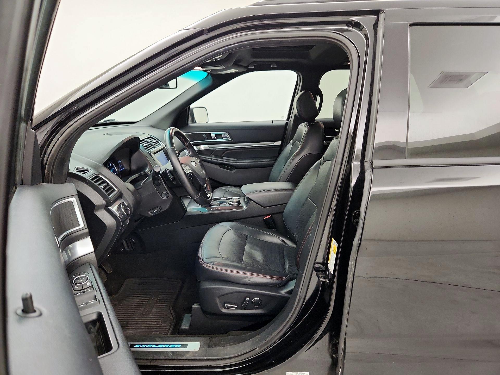 Thumbnail: 2016 Ford Explorer - 11