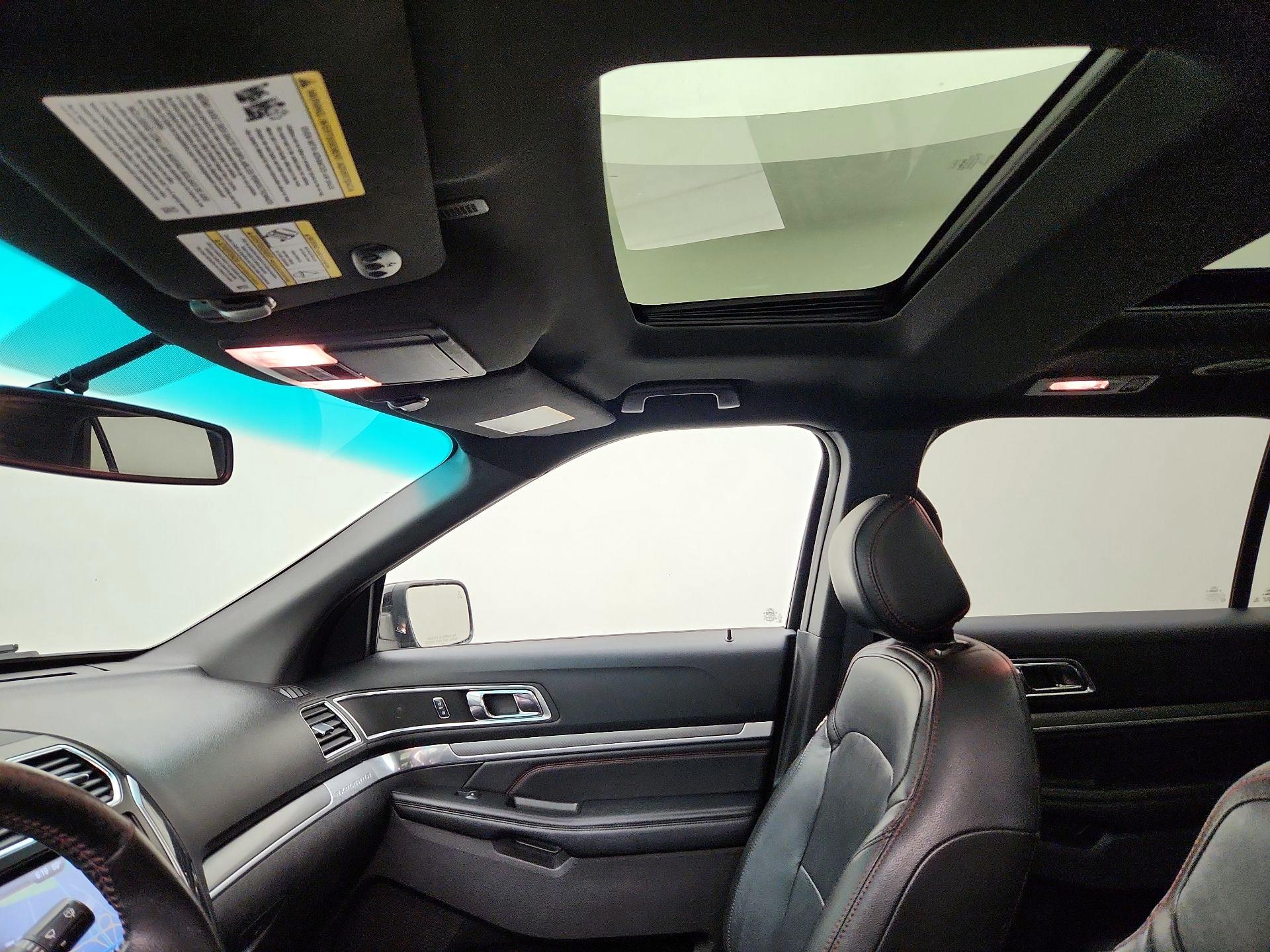 Thumbnail: 2016 Ford Explorer - 20