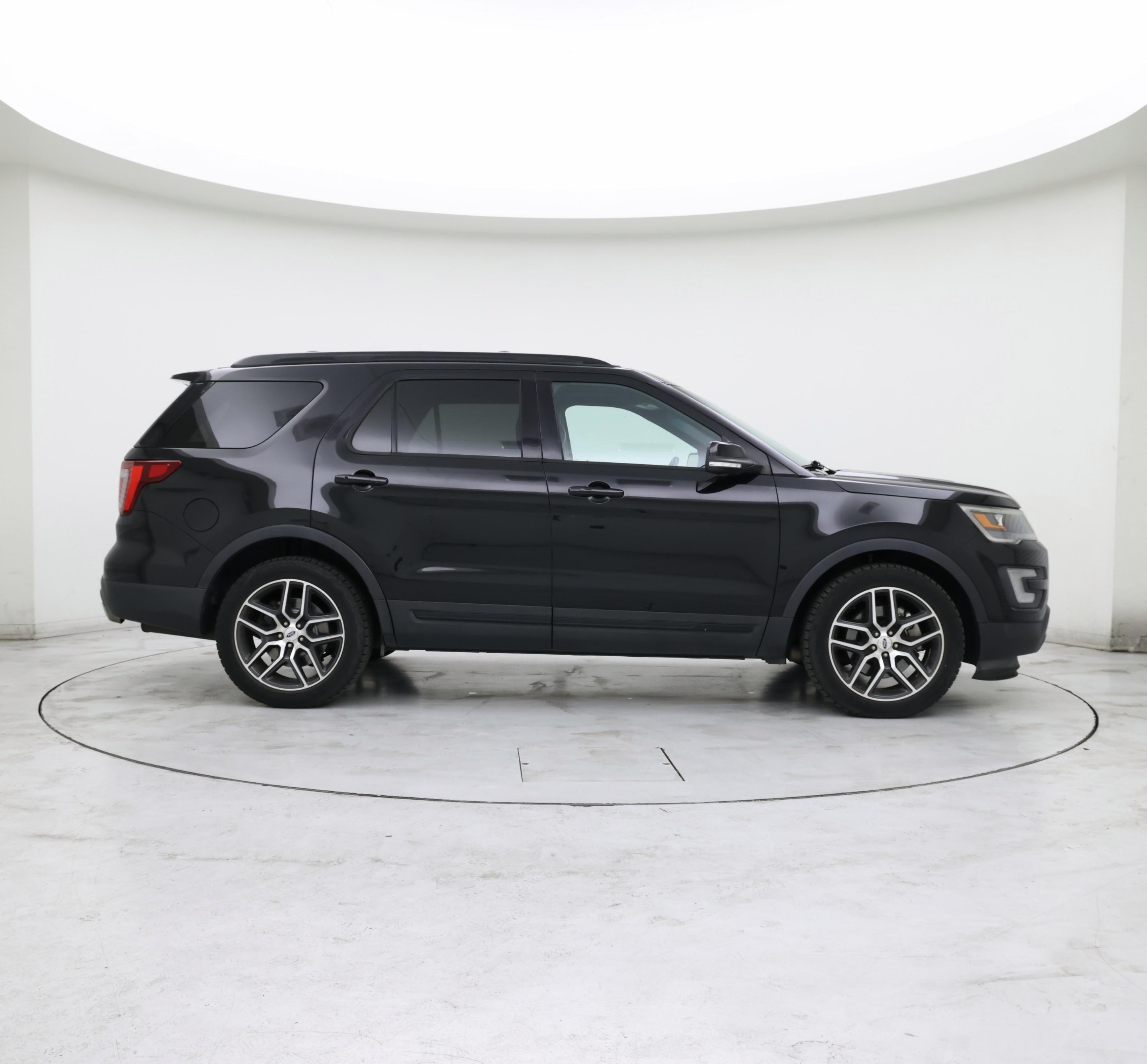 Thumbnail: 2016 Ford Explorer - 7