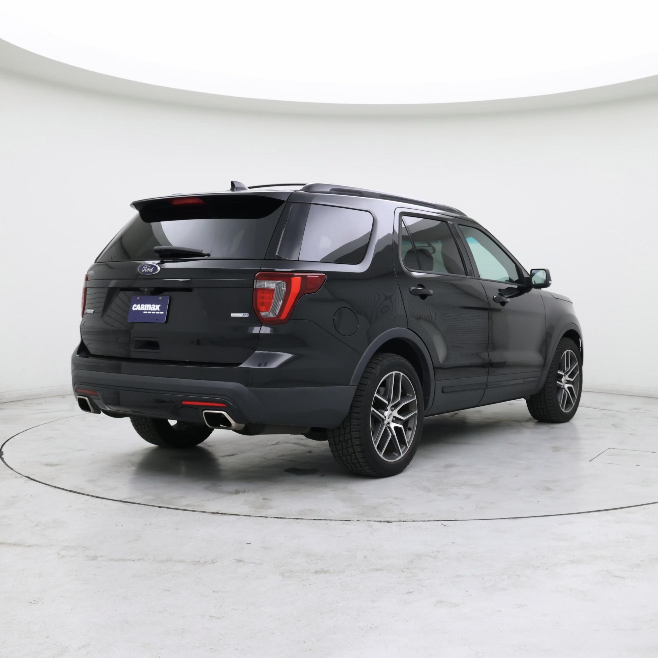 Thumbnail: 2016 Ford Explorer - 8