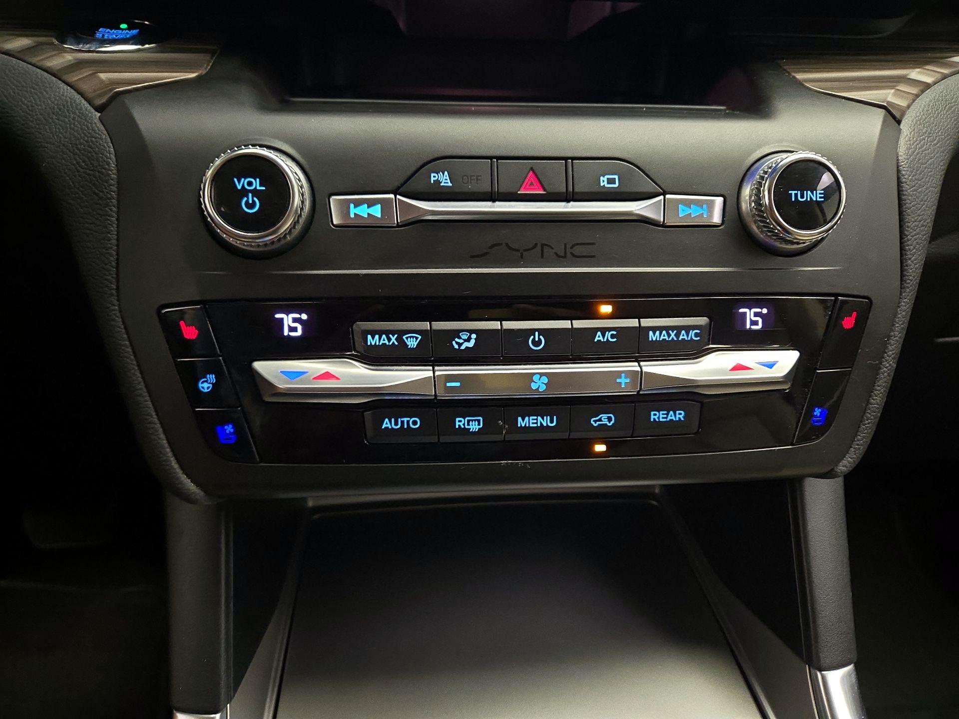 Thumbnail: 2020 Ford Explorer - 17