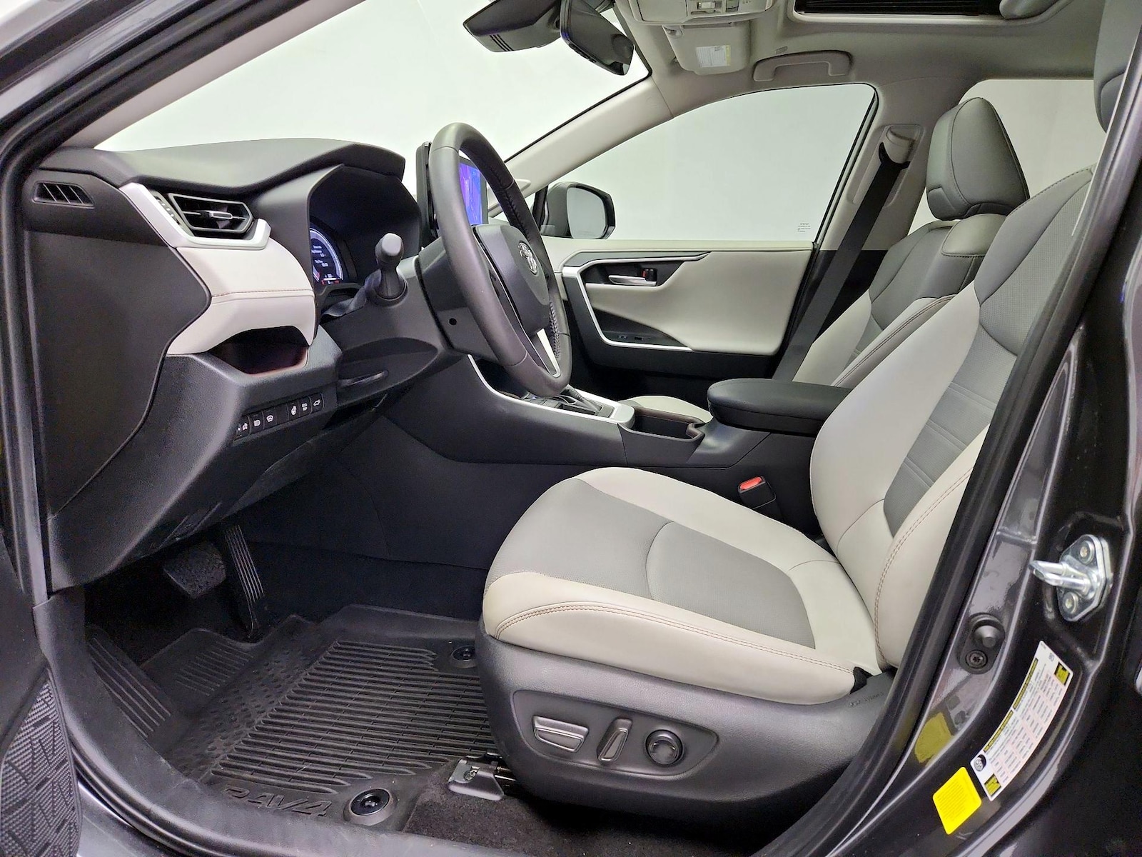 2023 Toyota RAV4 Limited - Photo 12