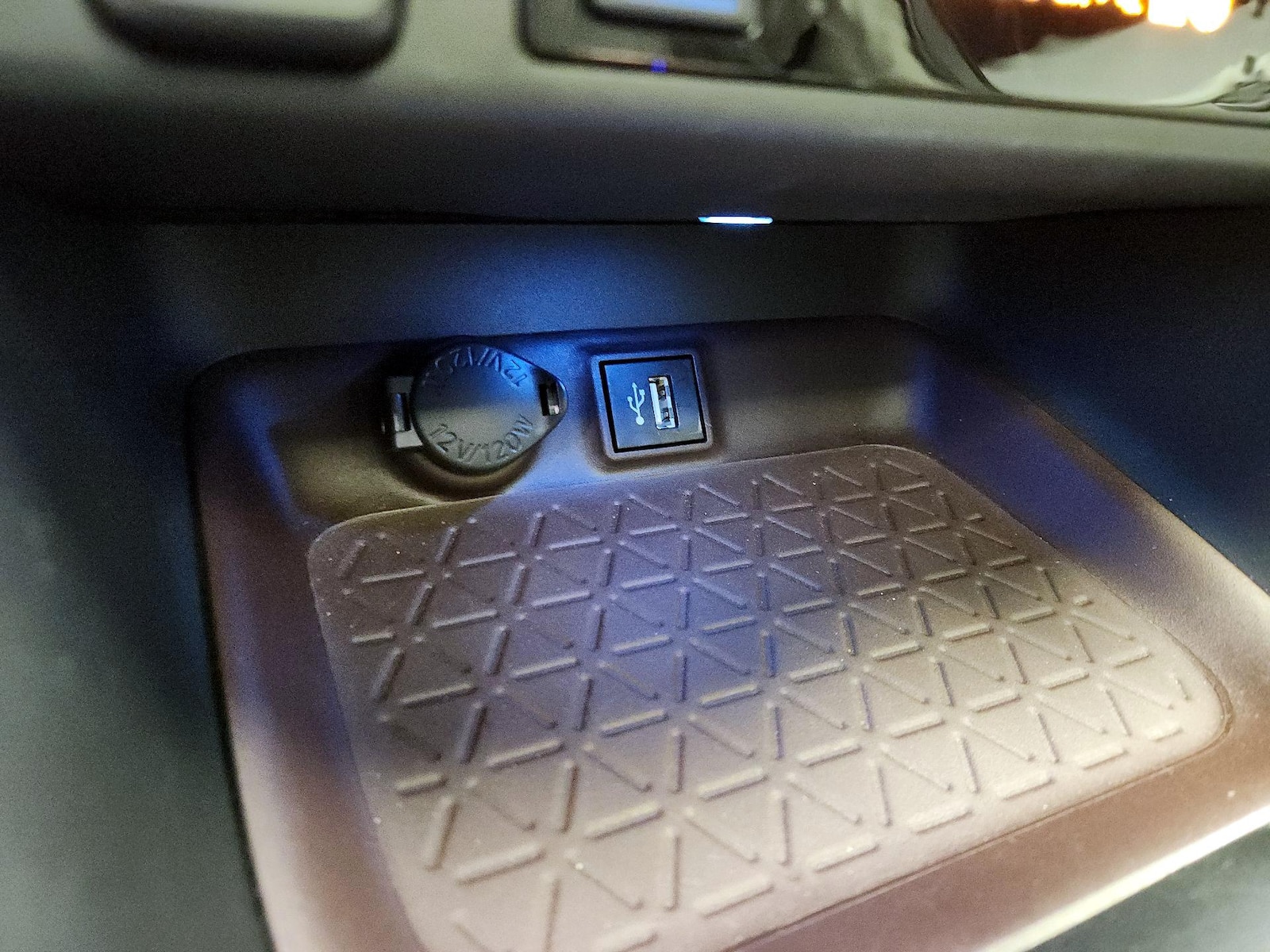 2023 Toyota RAV4 Limited - Photo 20