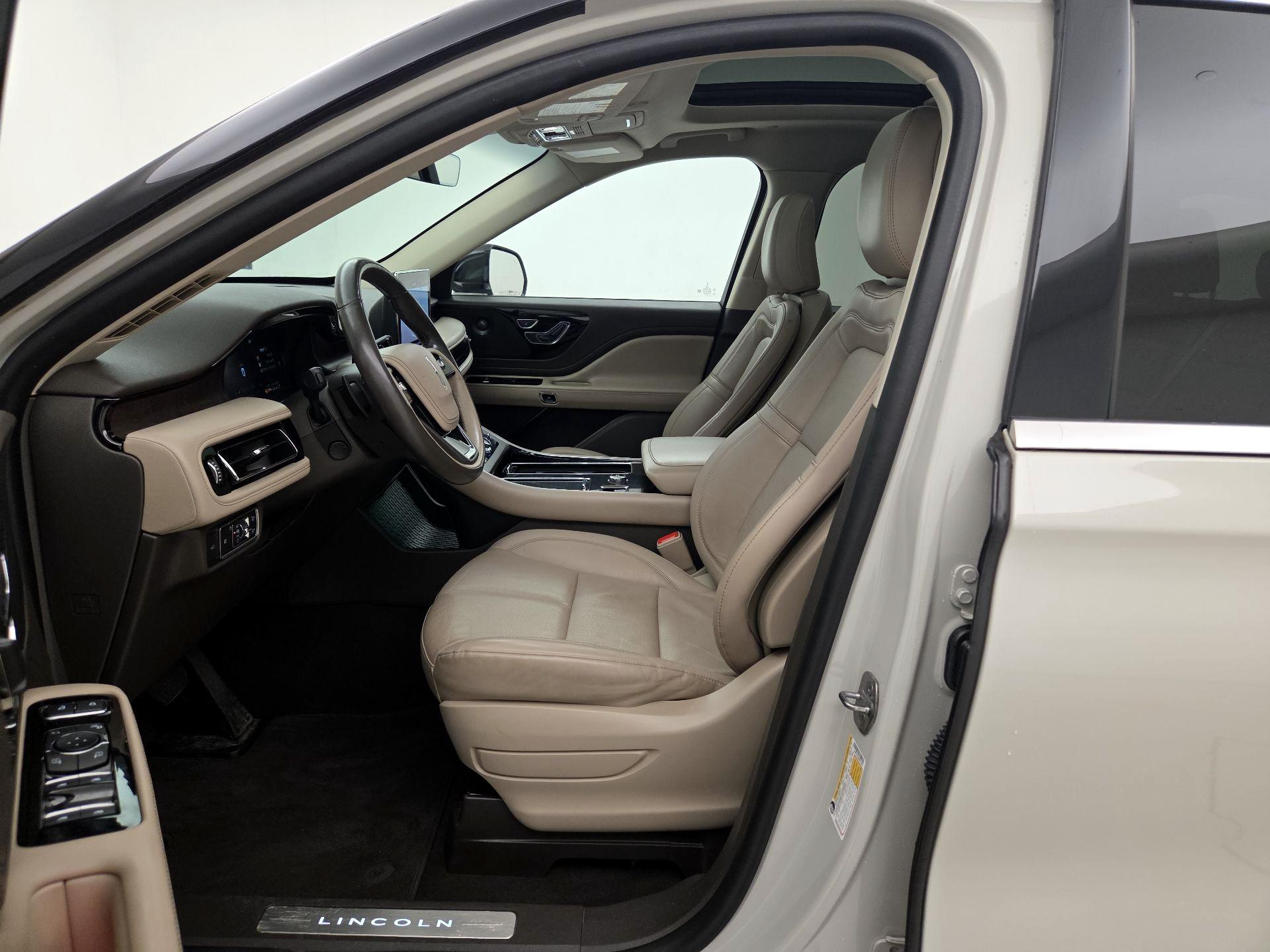 Thumbnail: 2021 Lincoln Aviator - 11