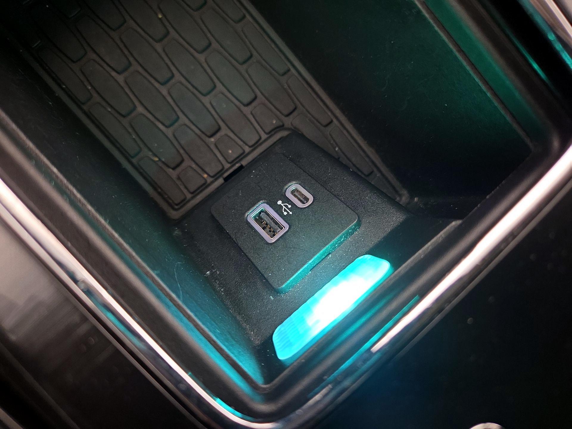 Thumbnail: 2021 Lincoln Aviator - 19