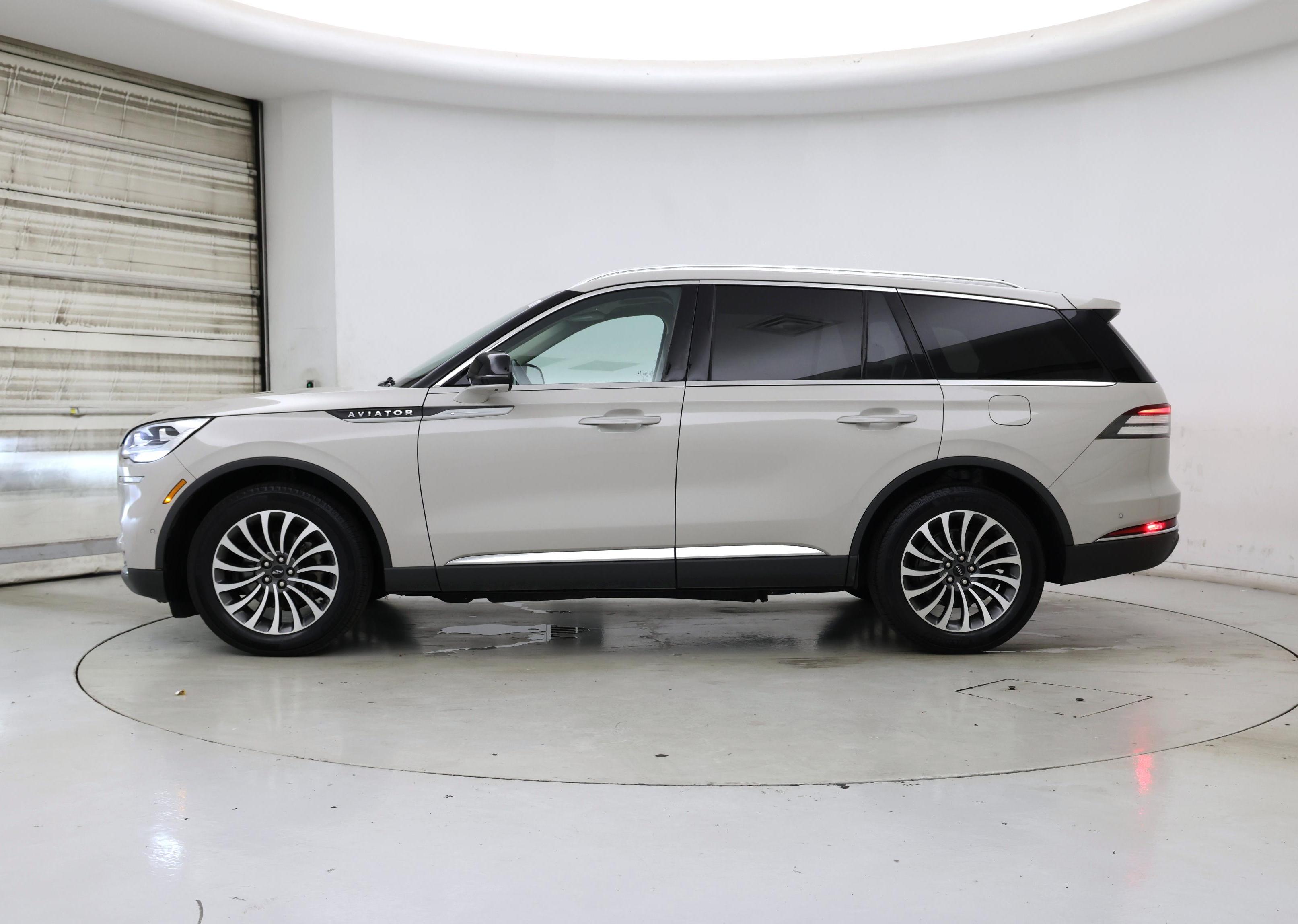 Thumbnail: 2021 Lincoln Aviator - 3