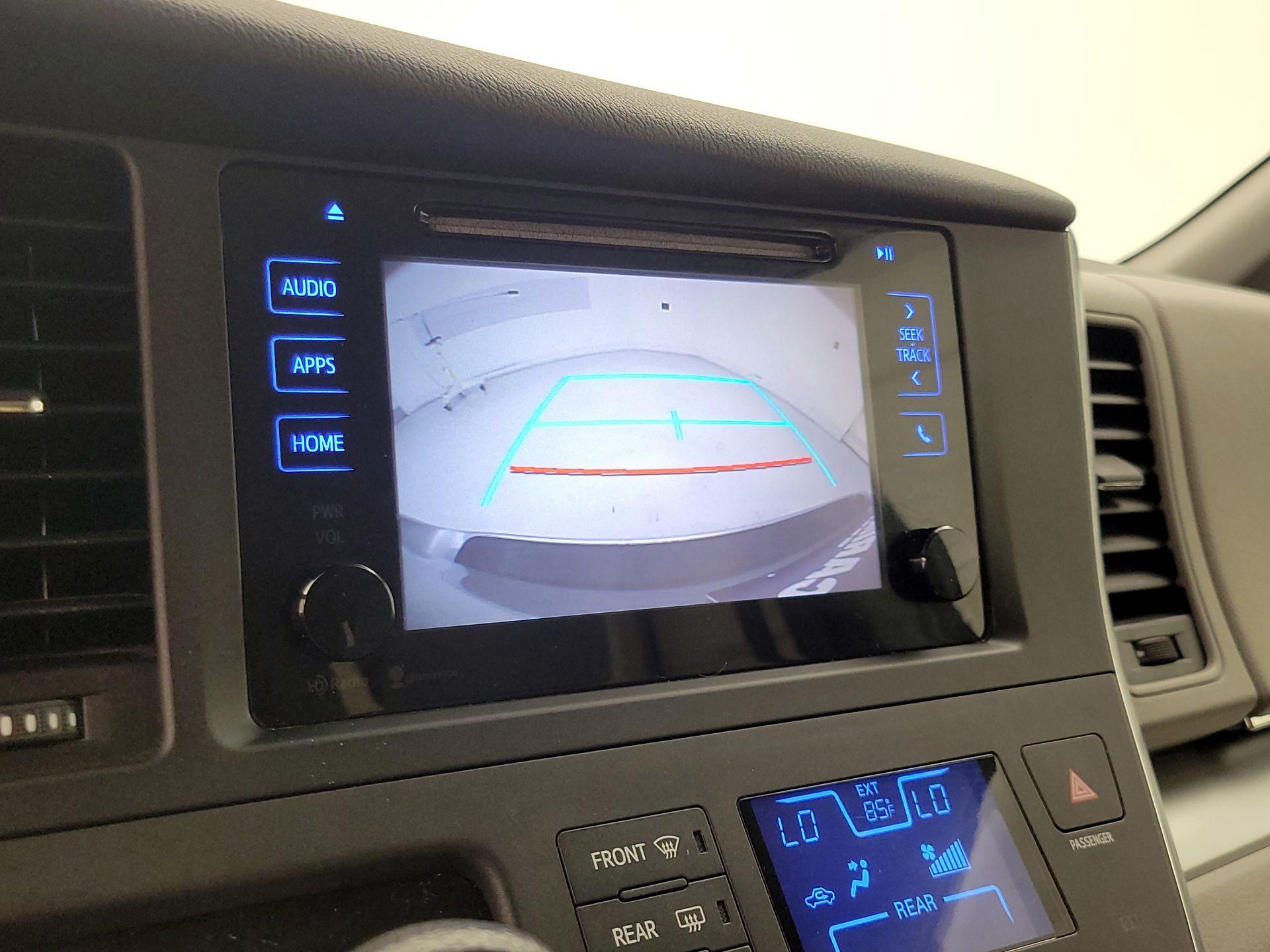 Thumbnail: 2015 Toyota Sienna - 14