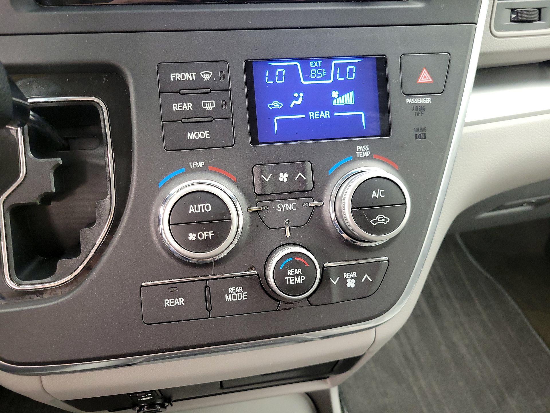 Thumbnail: 2015 Toyota Sienna - 16