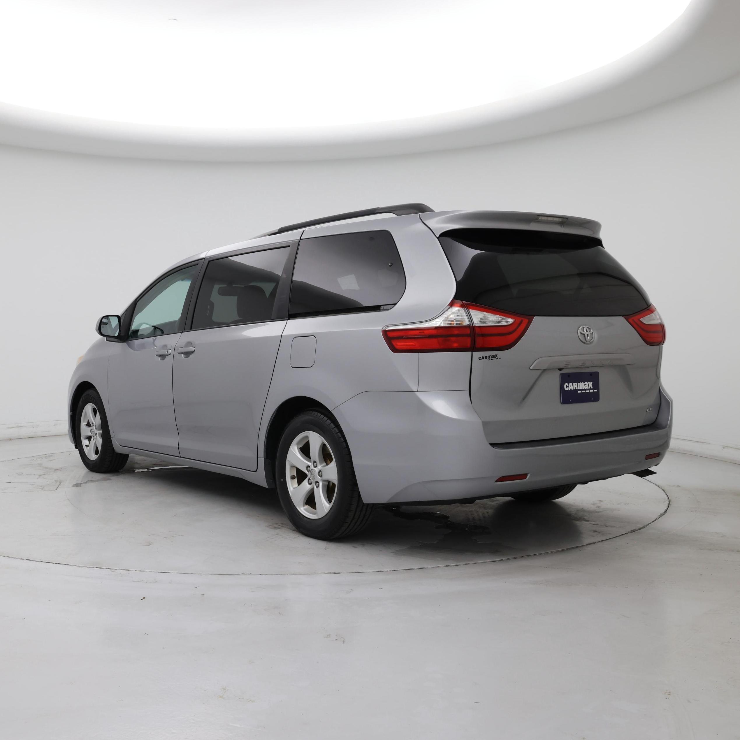Thumbnail: 2015 Toyota Sienna - 2