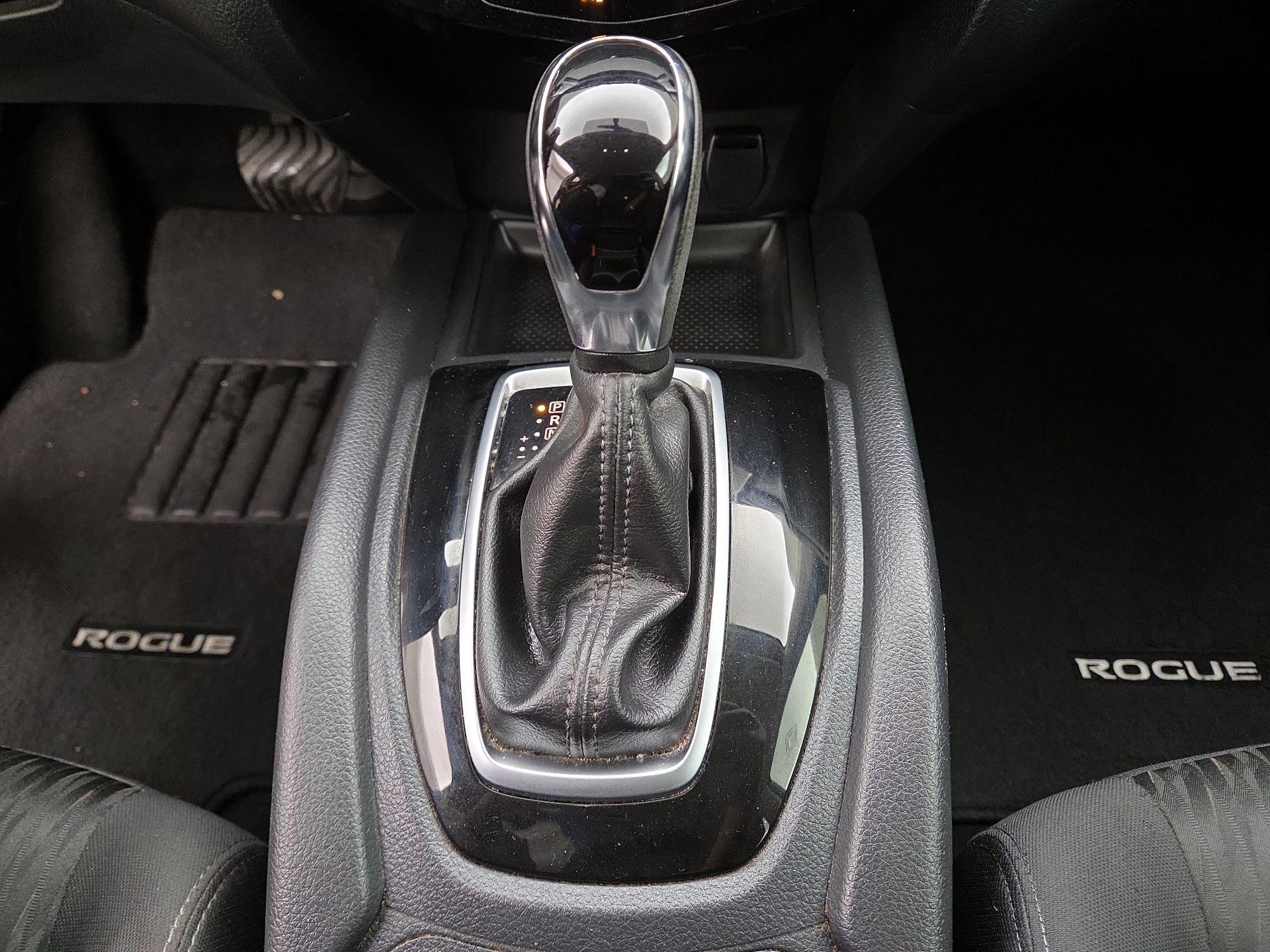 Thumbnail: 2018 Nissan Rogue - 18