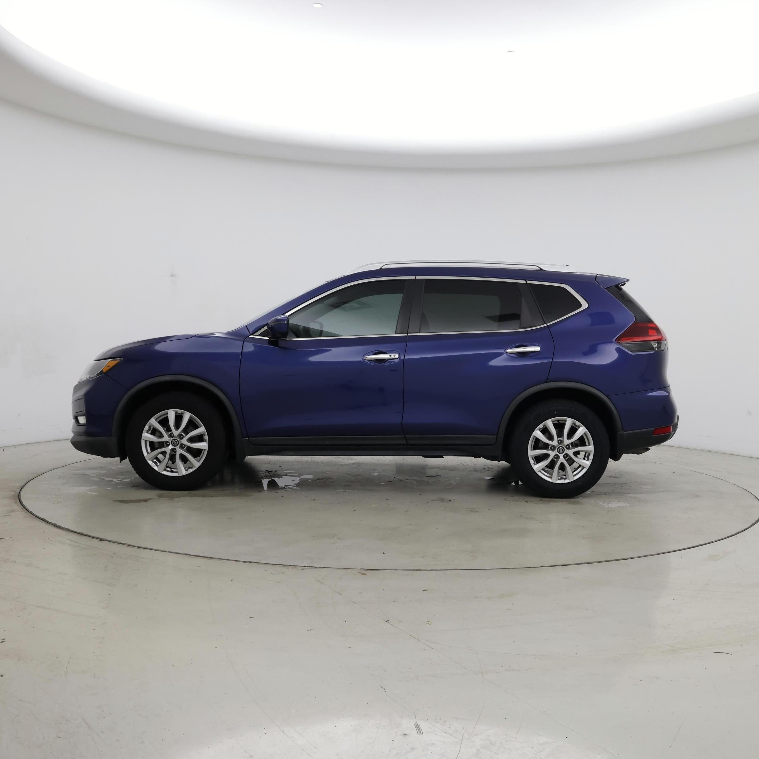 Thumbnail: 2018 Nissan Rogue - 3