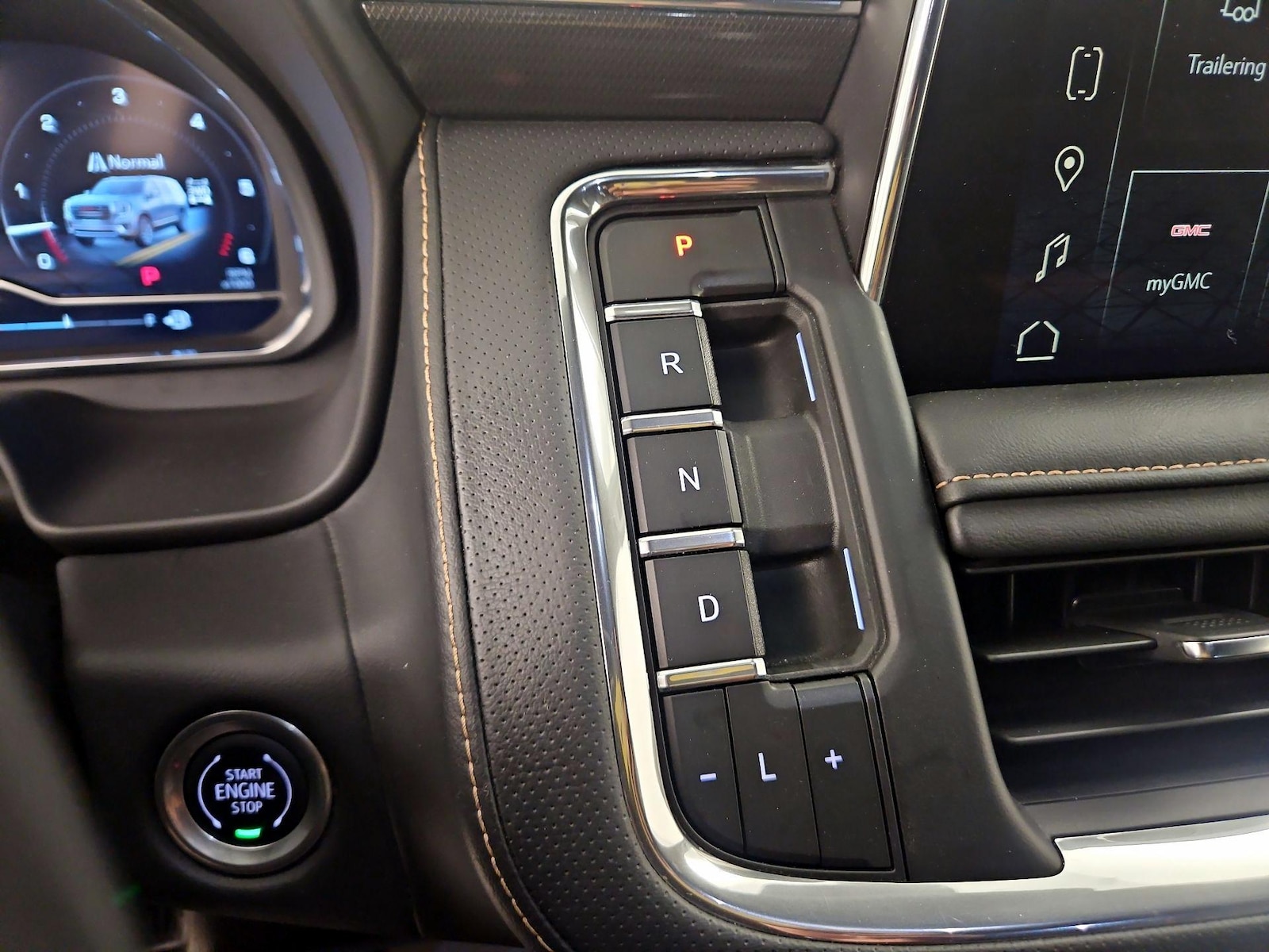 2024 GMC Yukon AT4 - Photo 19