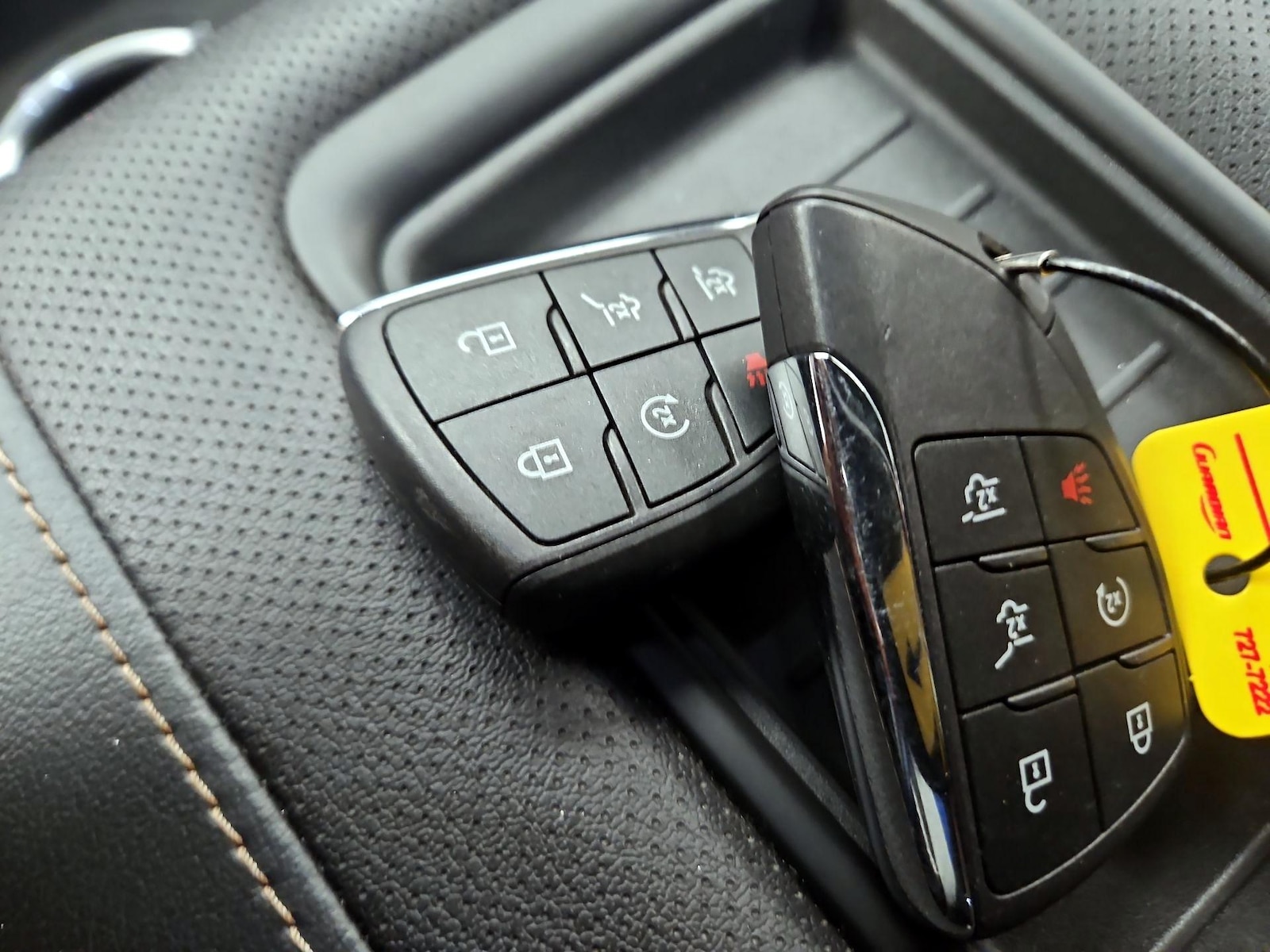 2024 GMC Yukon AT4 - Photo 25