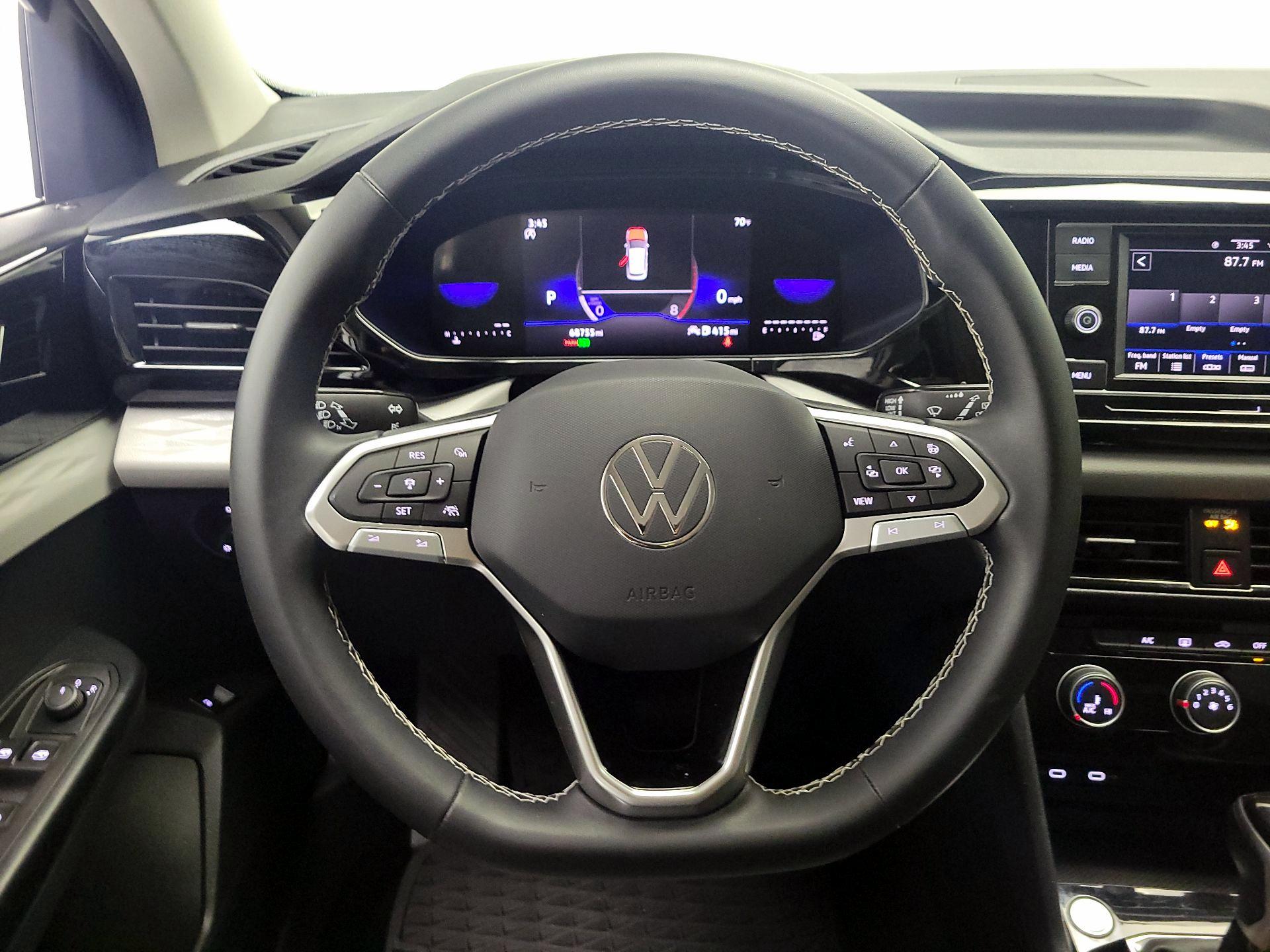 Thumbnail: 2023 Volkswagen Taos - 10