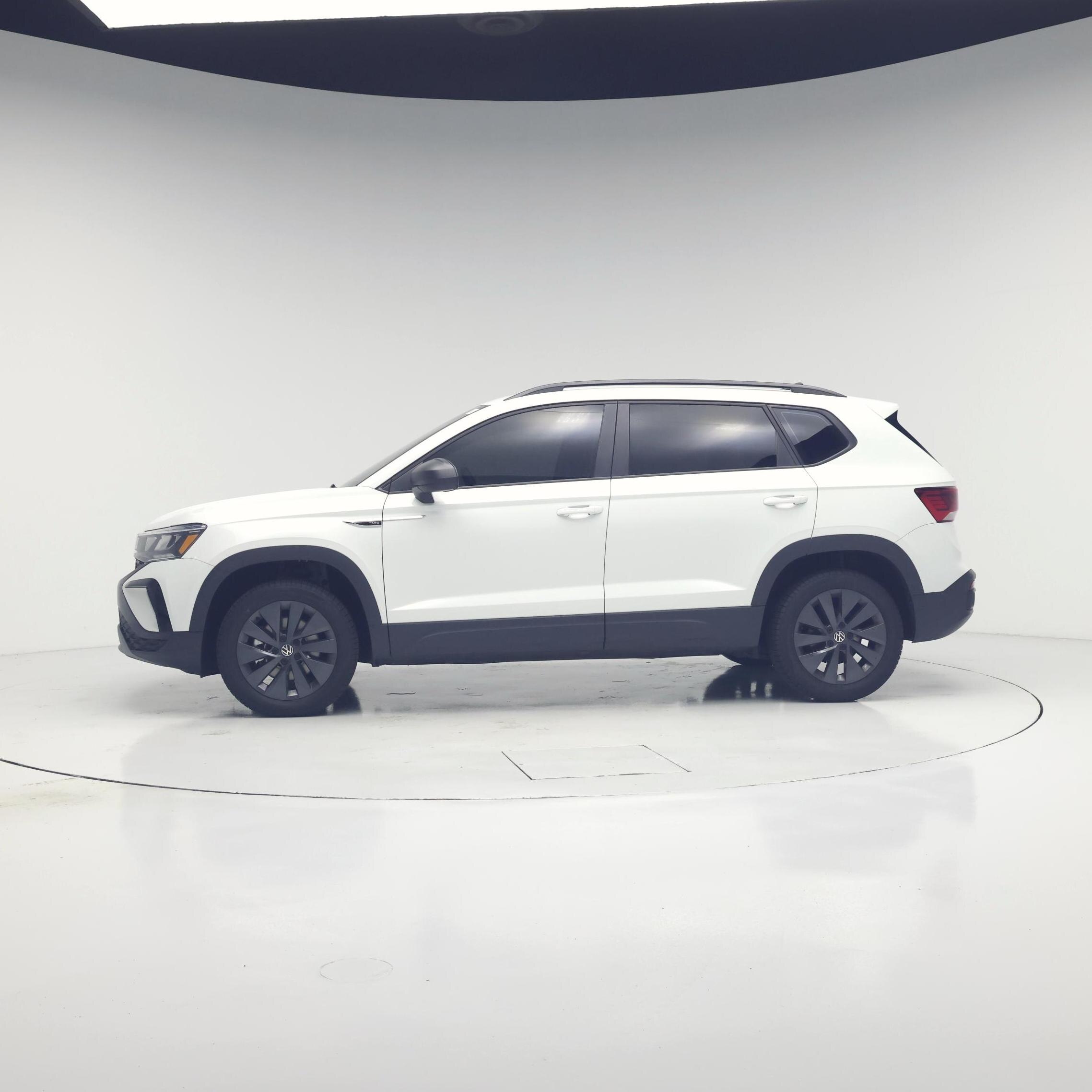 Thumbnail: 2023 Volkswagen Taos - 3