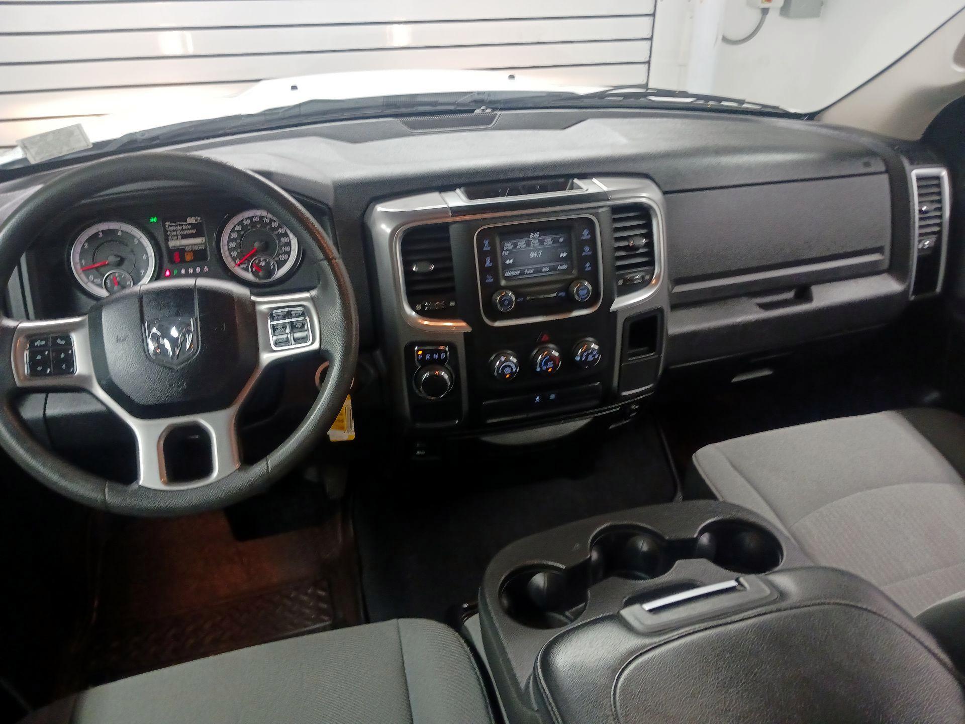 Thumbnail: 2021 RAM 1500 Classic - 9