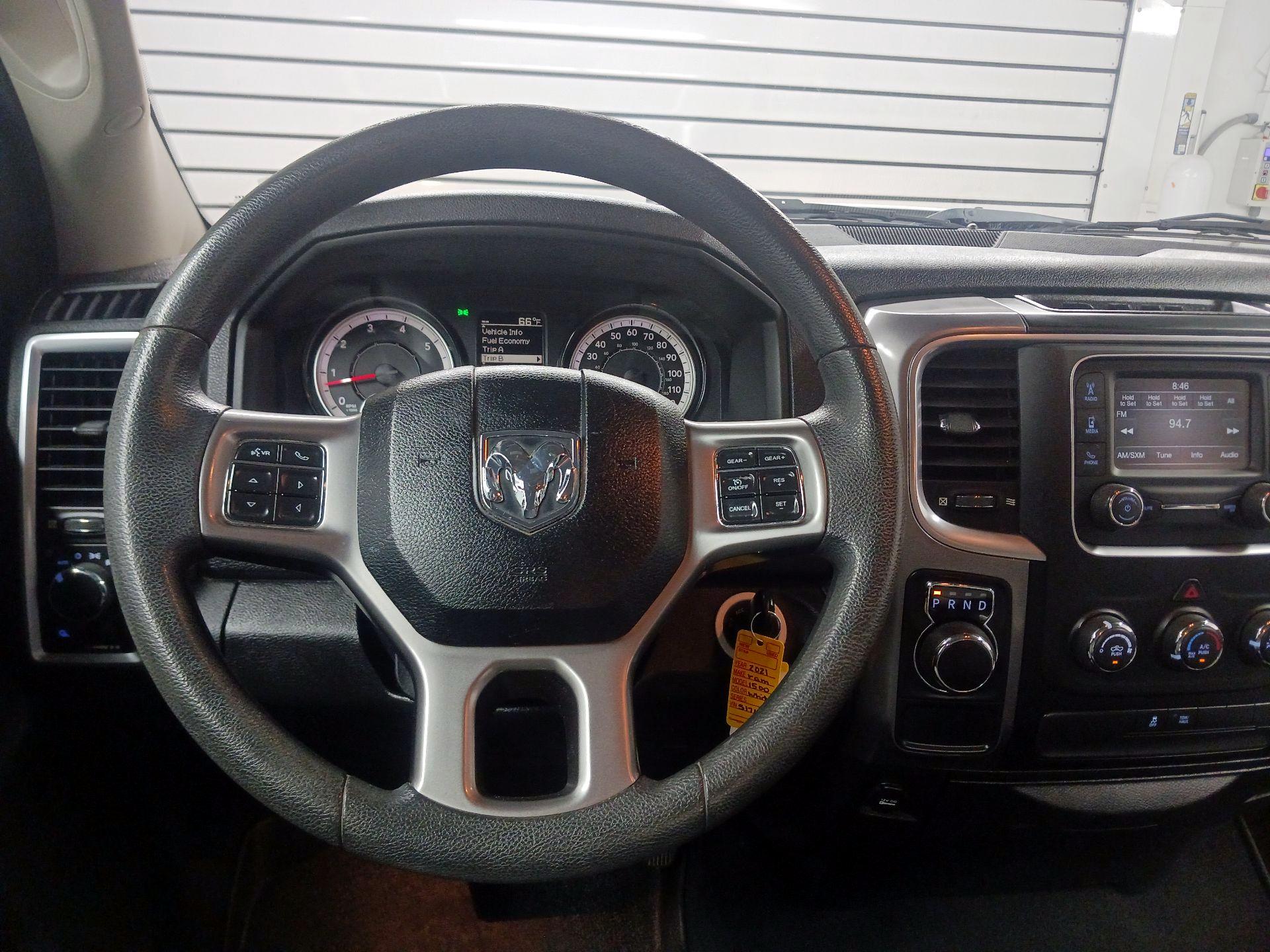 Thumbnail: 2021 RAM 1500 Classic - 10