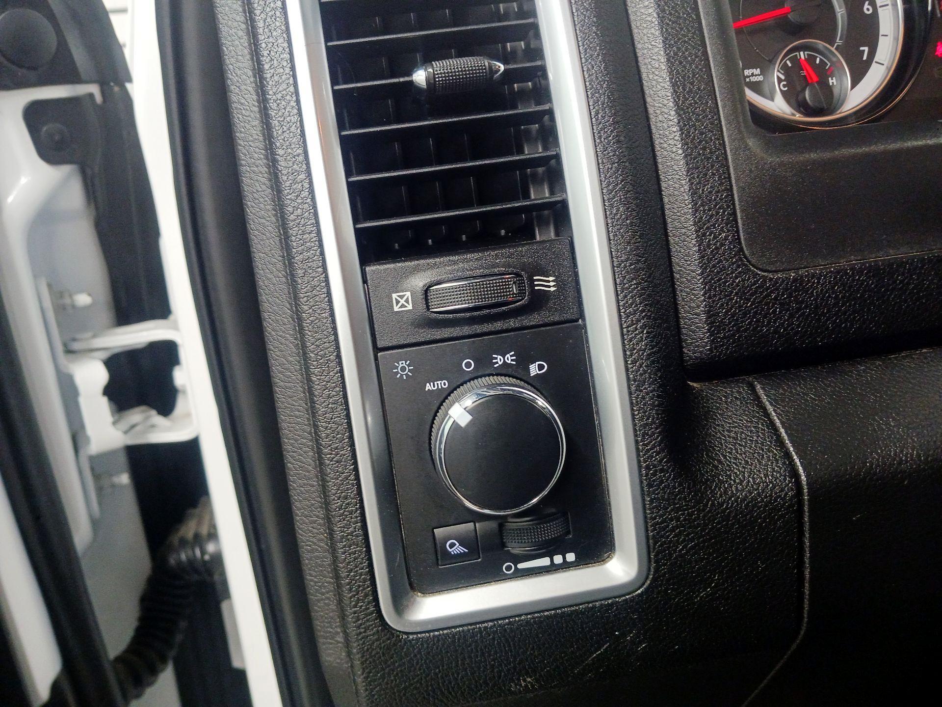 Thumbnail: 2021 RAM 1500 Classic - 13
