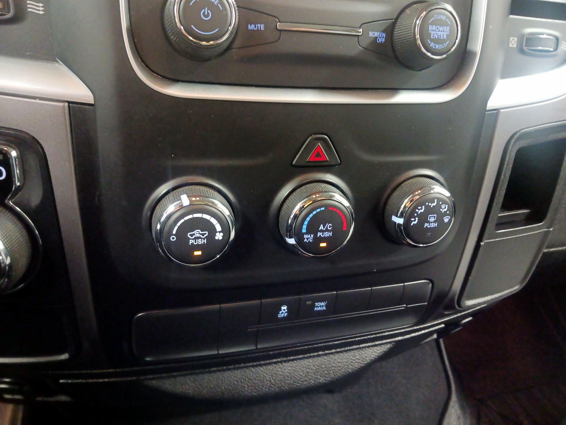 Thumbnail: 2021 RAM 1500 Classic - 16