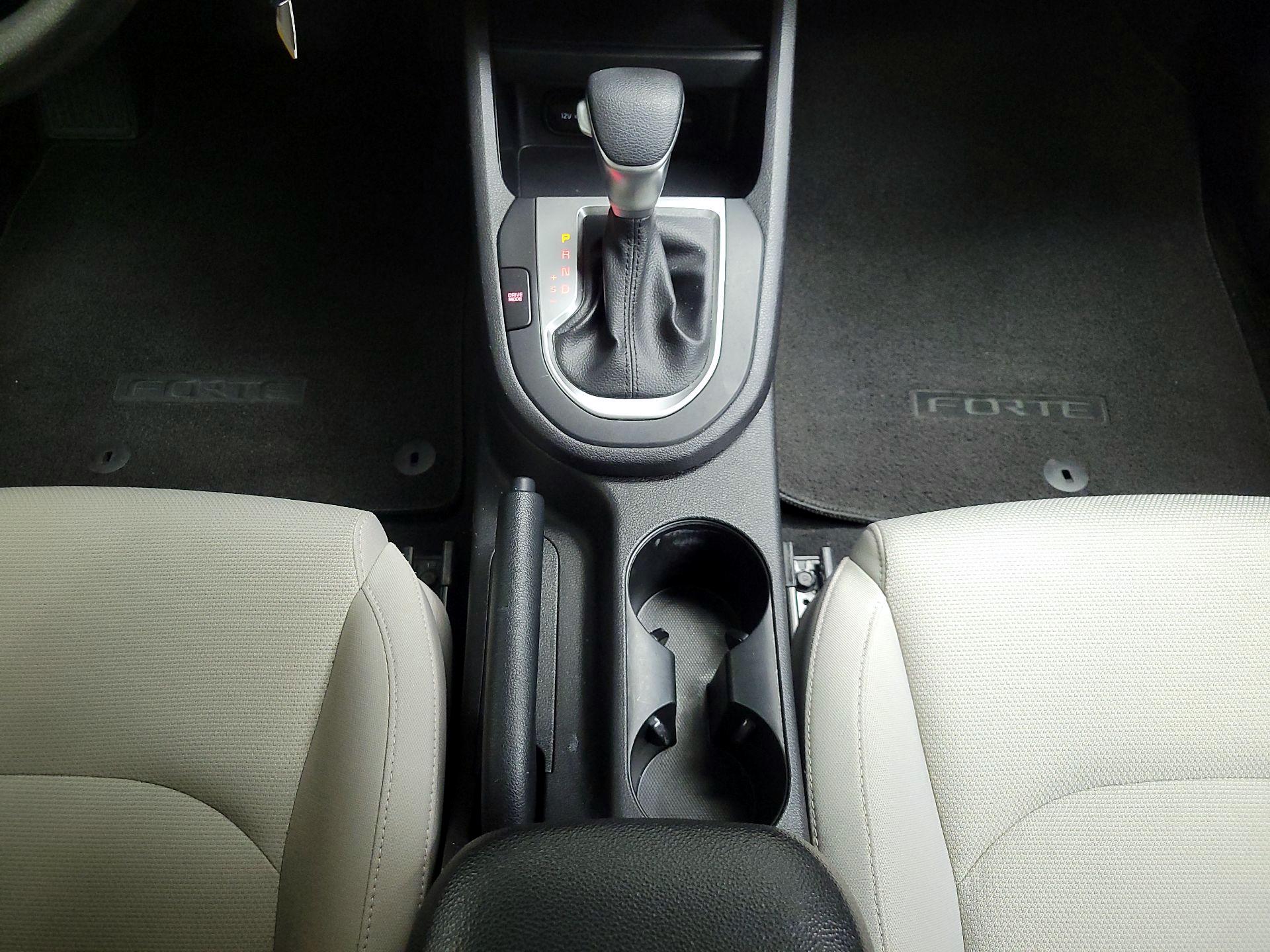 Thumbnail: 2023 Kia Forte - 10