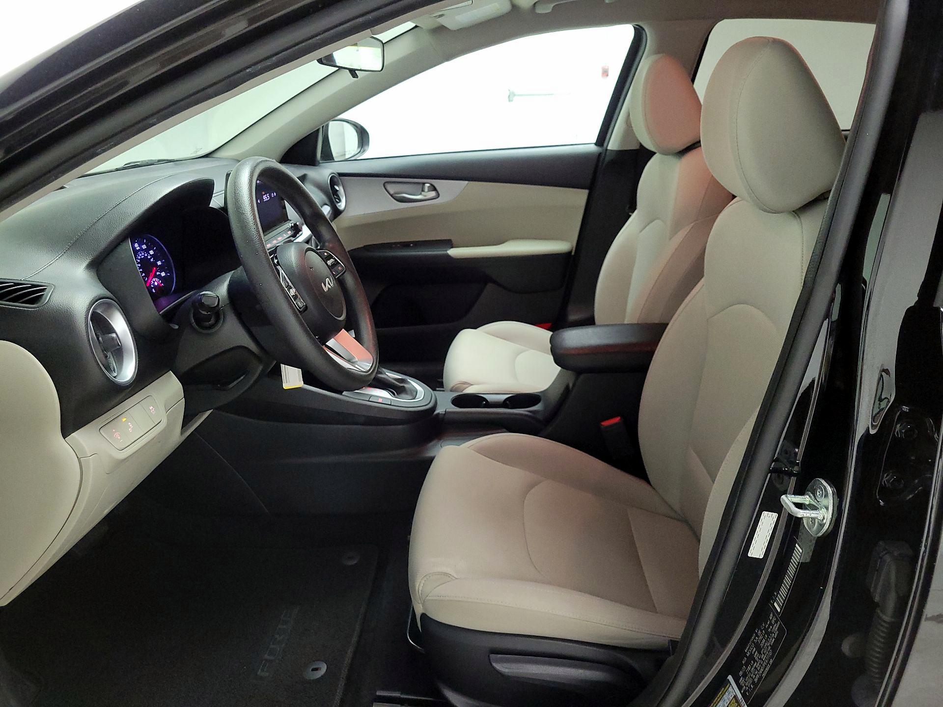 Thumbnail: 2023 Kia Forte - 11