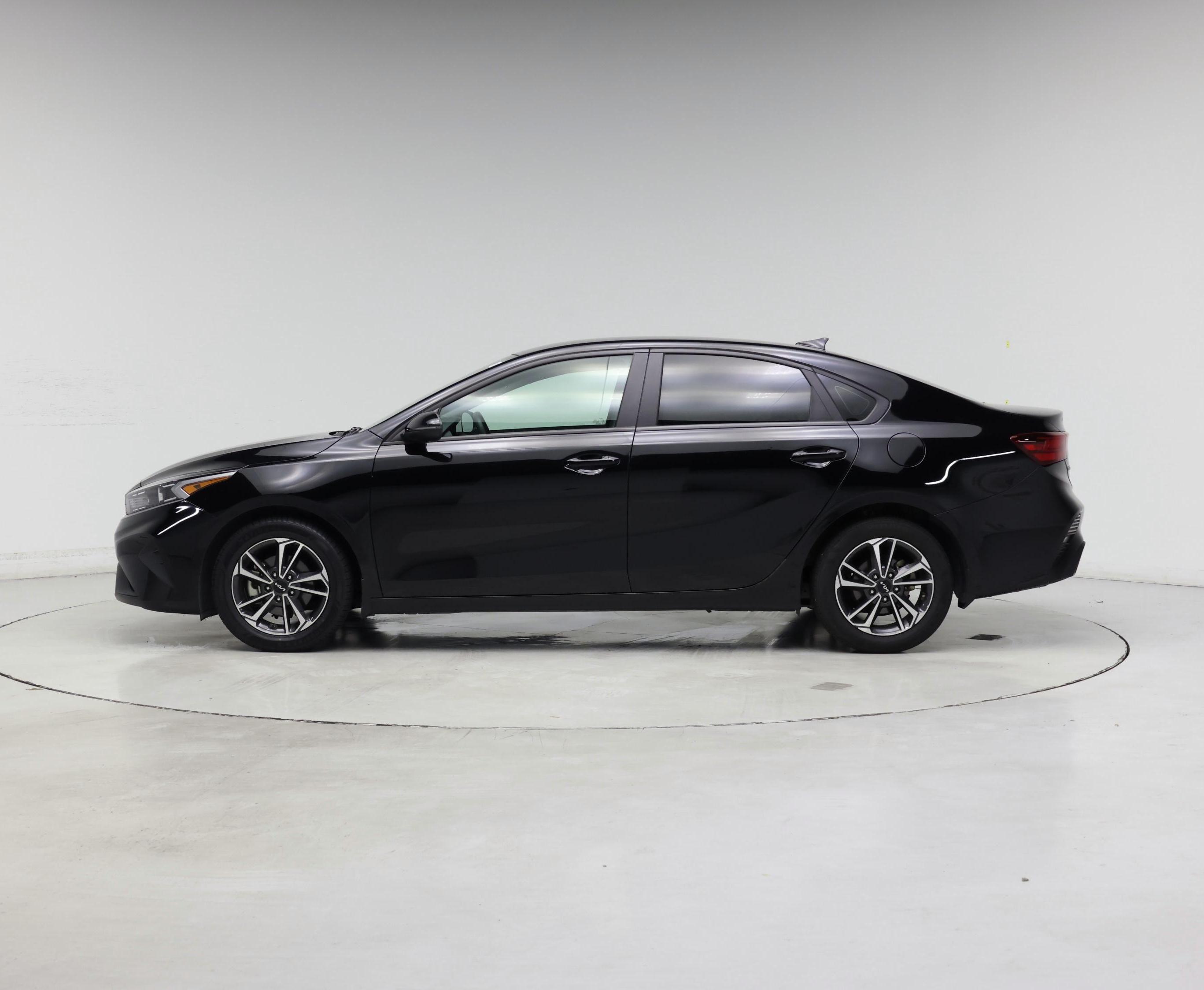 Thumbnail: 2023 Kia Forte - 3