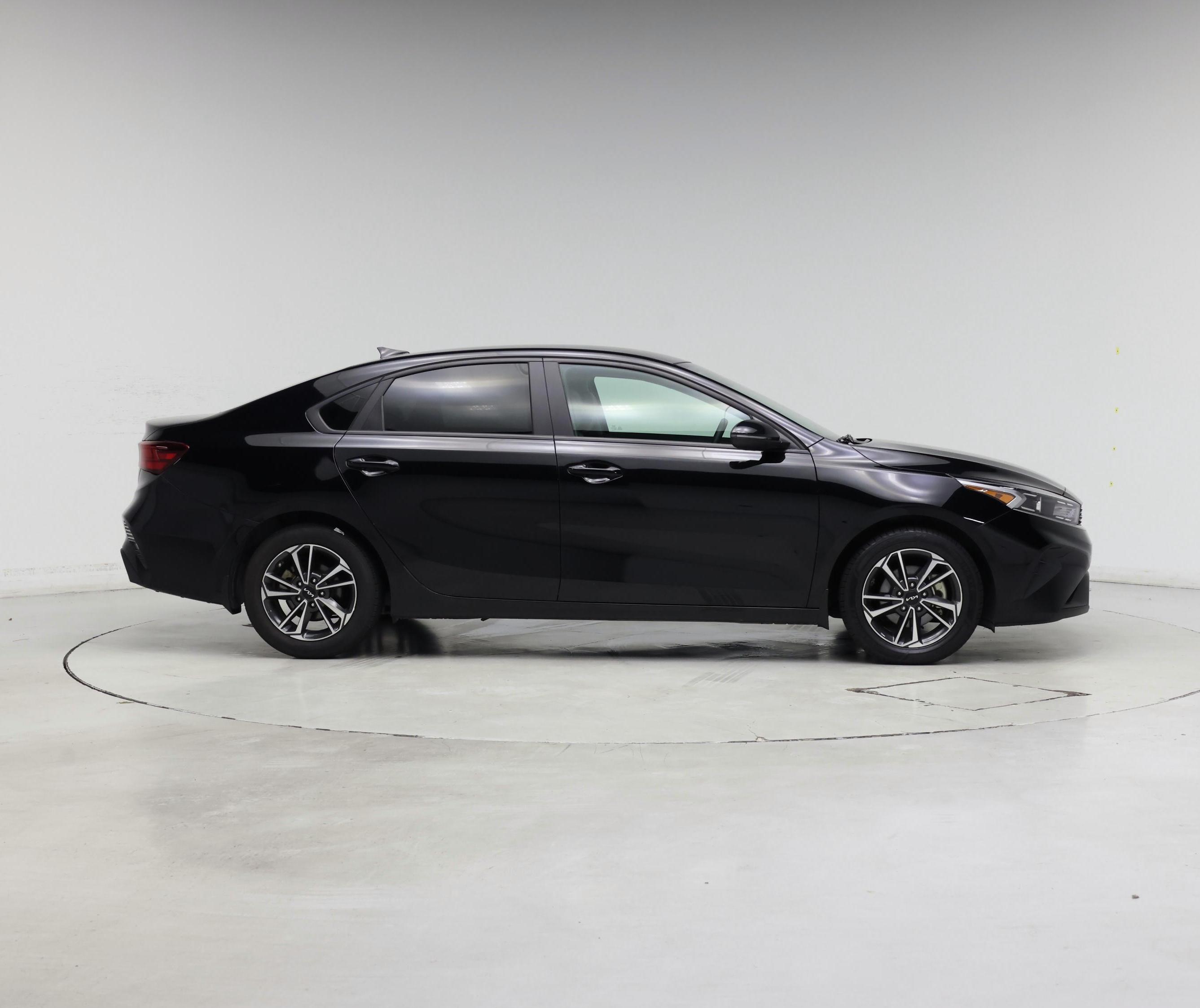 Thumbnail: 2023 Kia Forte - 7