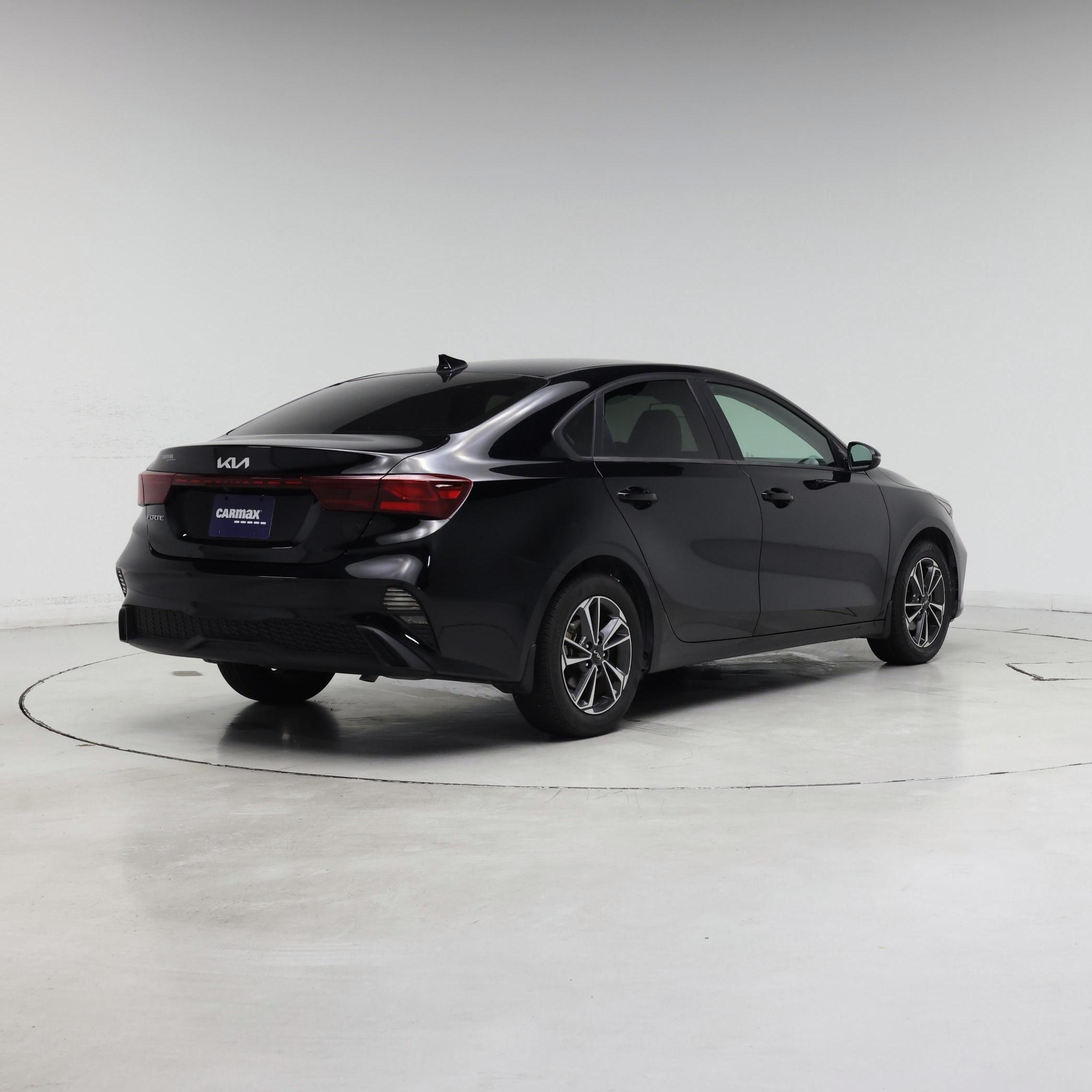 Thumbnail: 2023 Kia Forte - 8
