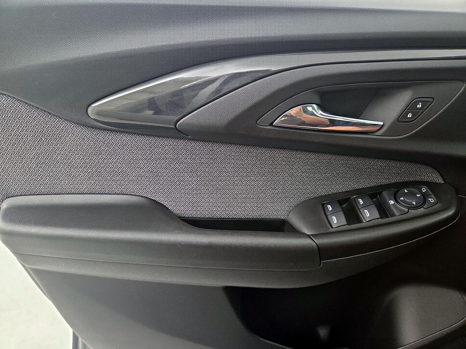Thumbnail: 2023 Chevrolet TrailBlazer - 12