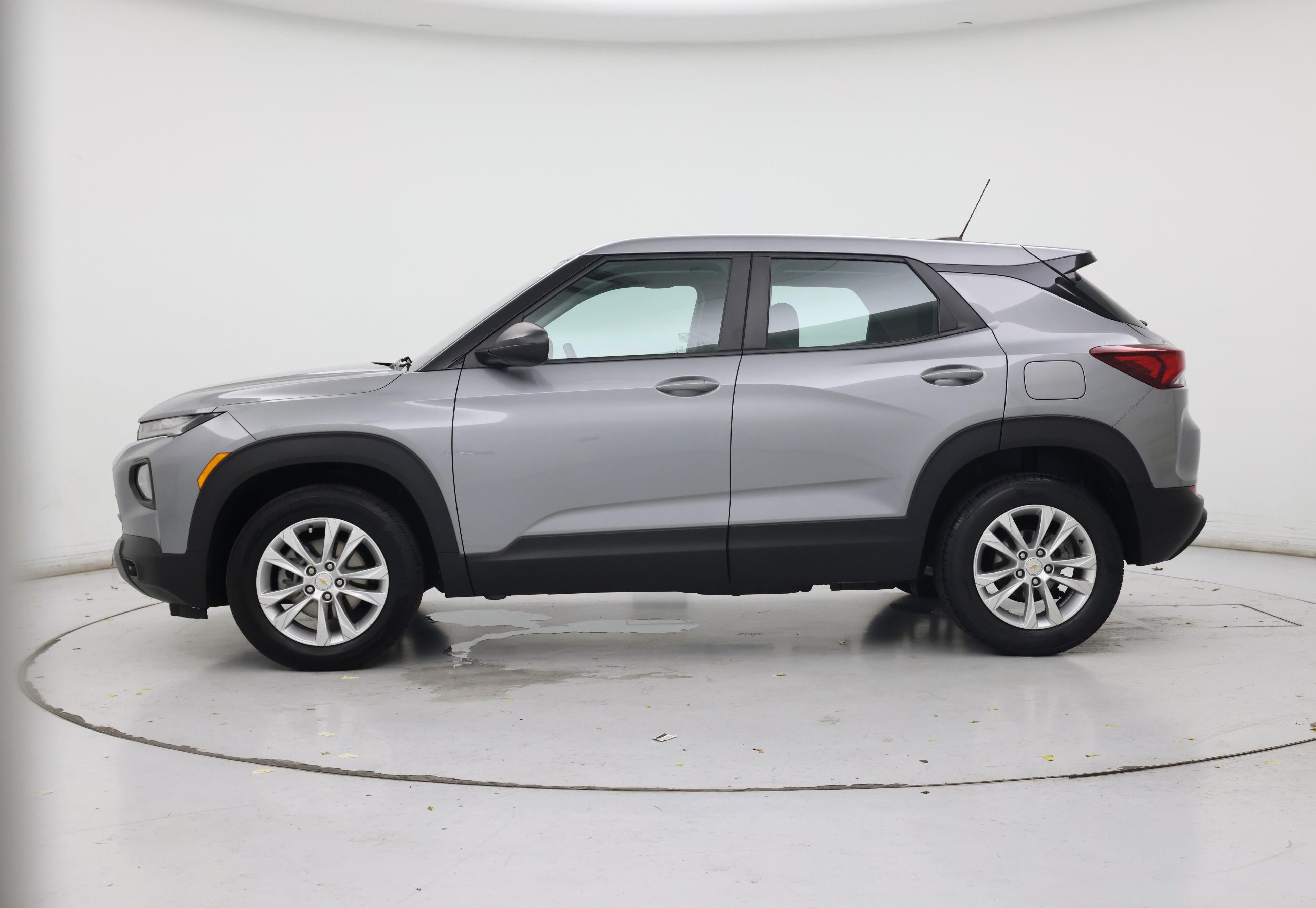Thumbnail: 2023 Chevrolet TrailBlazer - 3