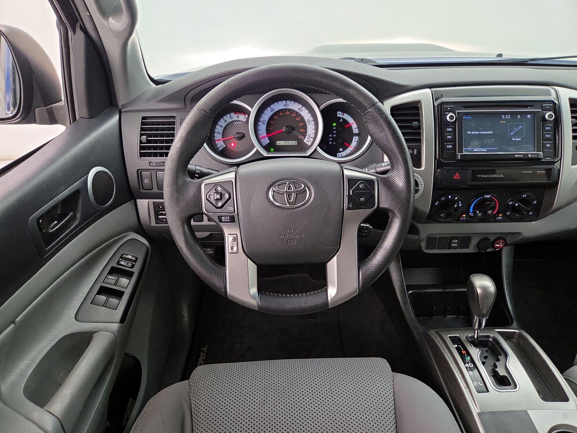Thumbnail: 2015 Toyota Tacoma - 10