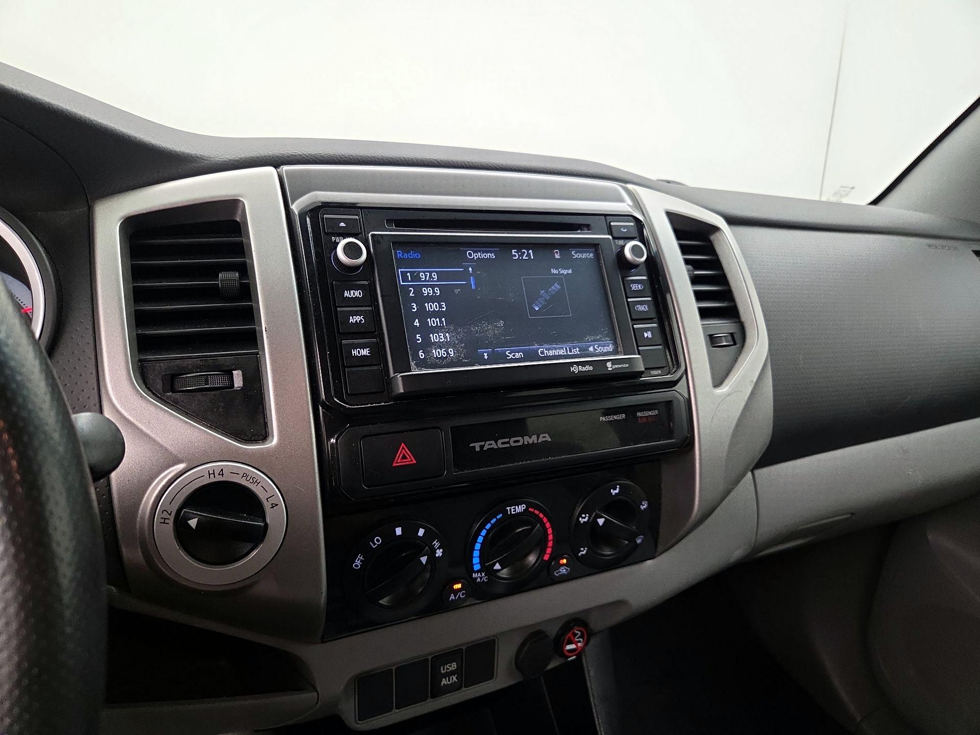 Thumbnail: 2015 Toyota Tacoma - 15