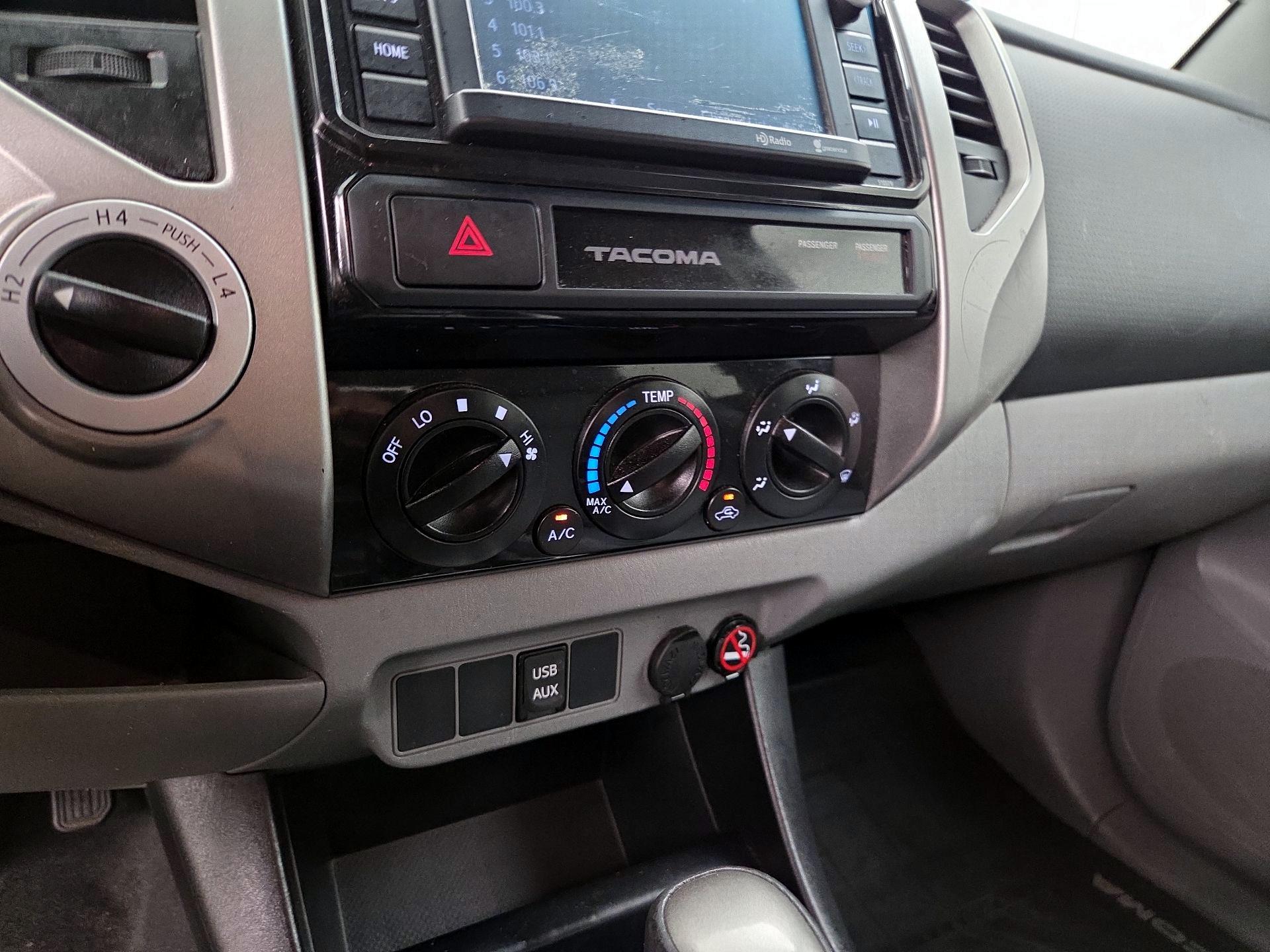 Thumbnail: 2015 Toyota Tacoma - 16