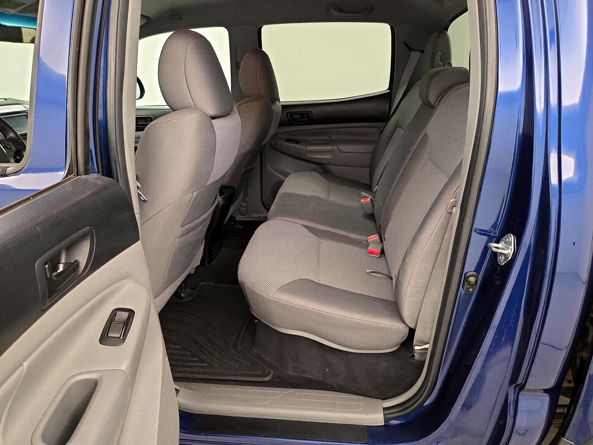 Thumbnail: 2015 Toyota Tacoma - 19