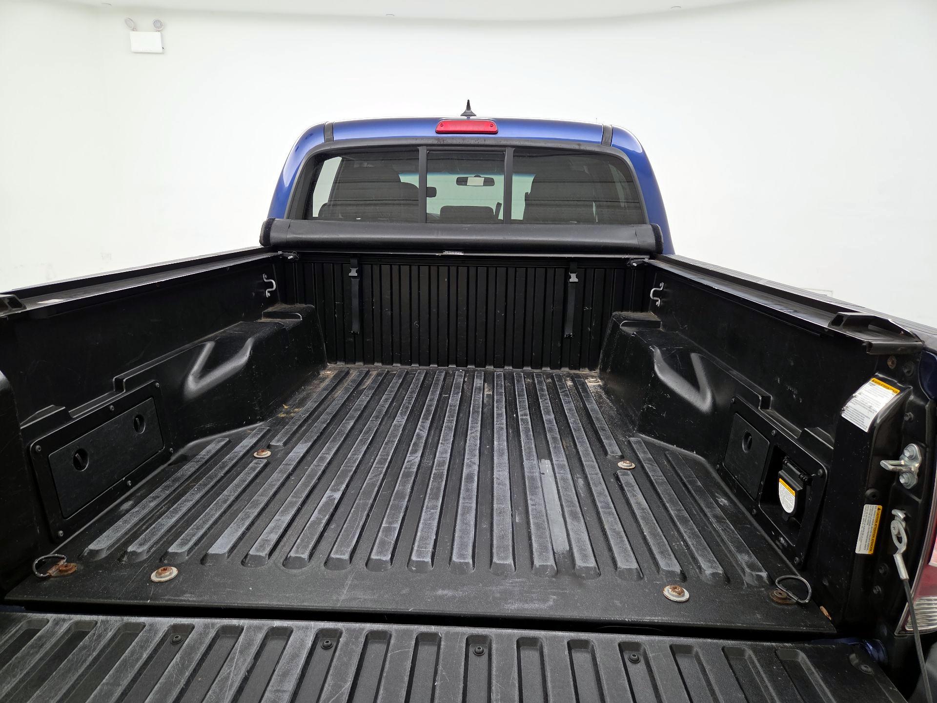 Thumbnail: 2015 Toyota Tacoma - 20