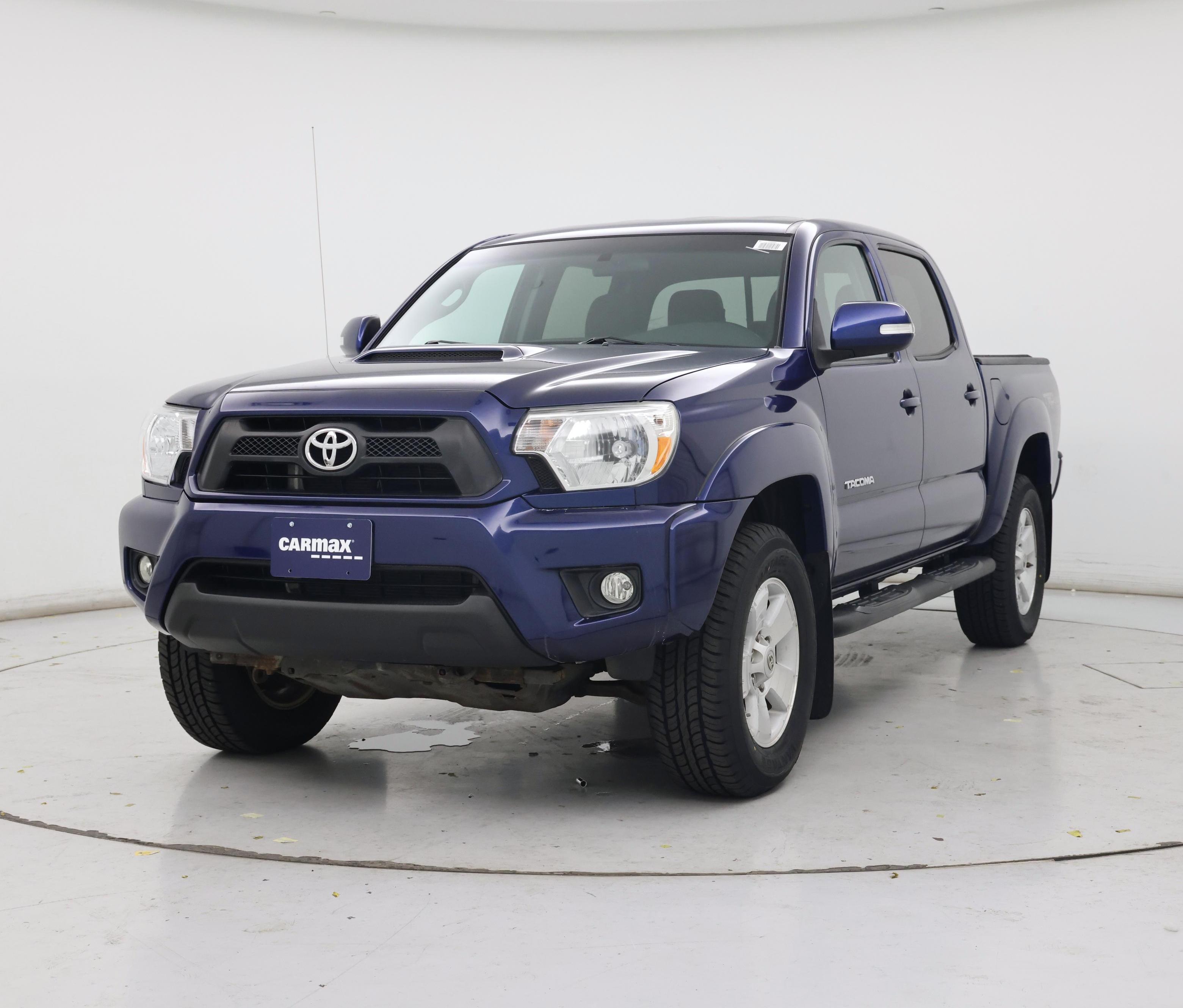 Thumbnail: 2015 Toyota Tacoma - 4