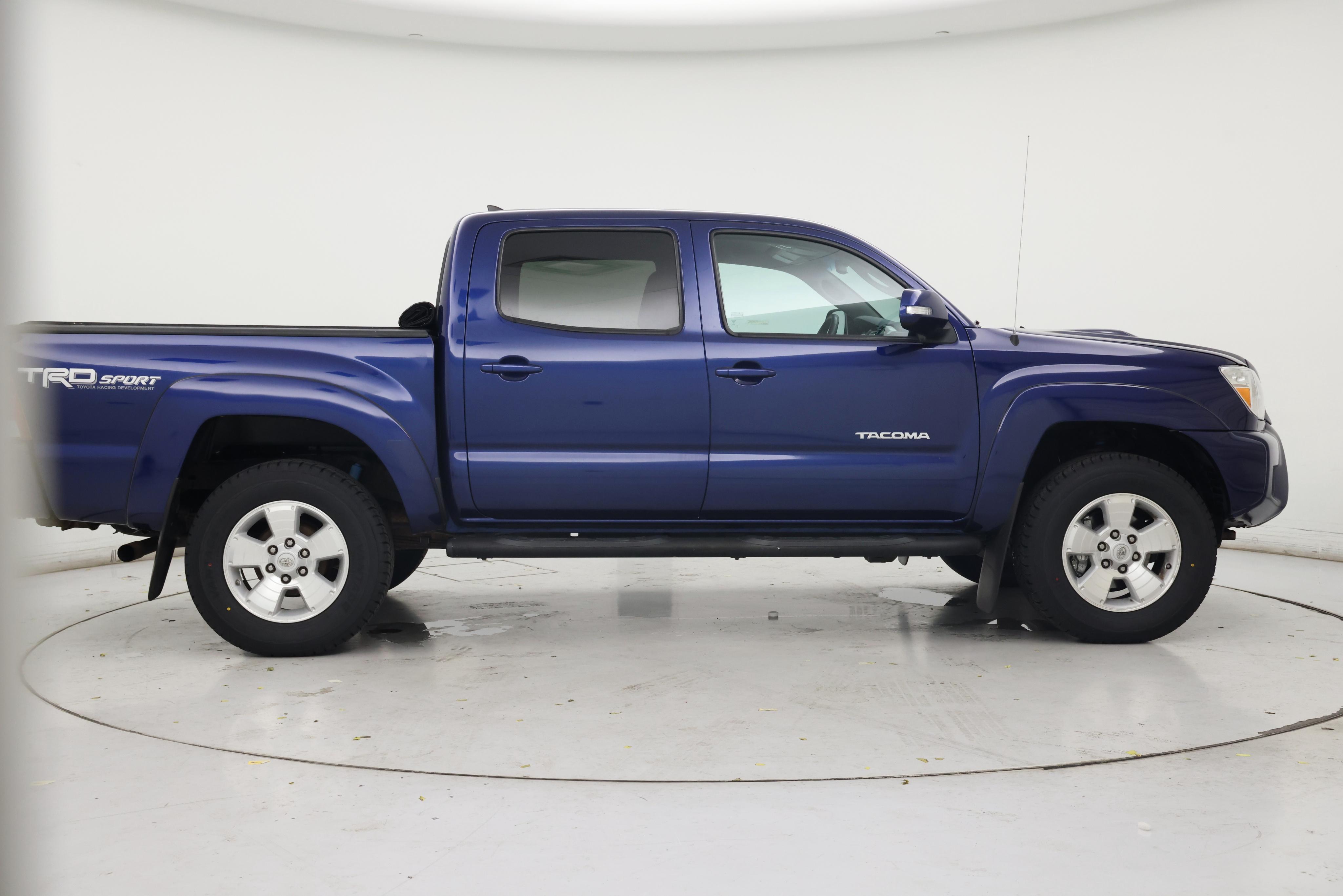 Thumbnail: 2015 Toyota Tacoma - 7
