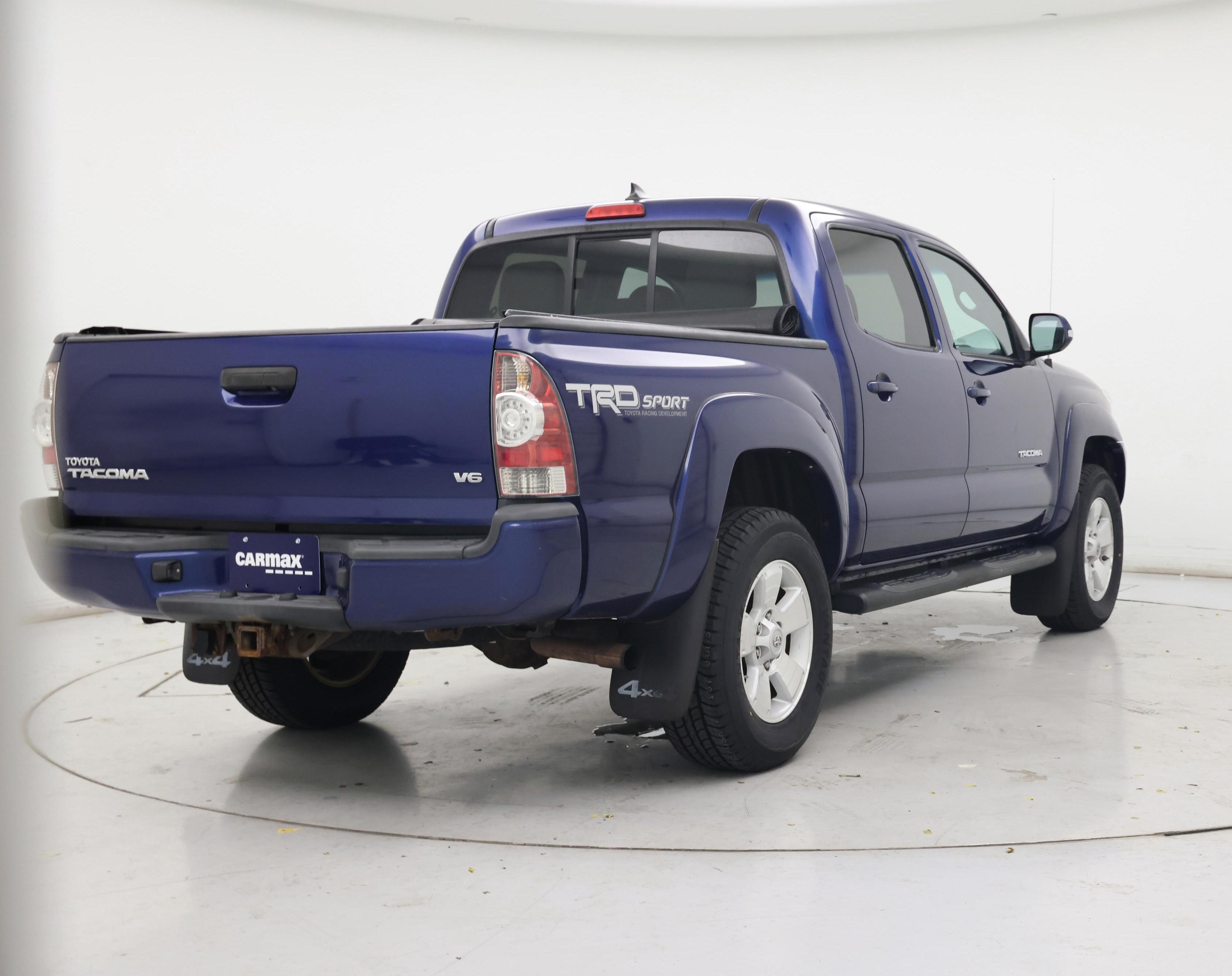Thumbnail: 2015 Toyota Tacoma - 8