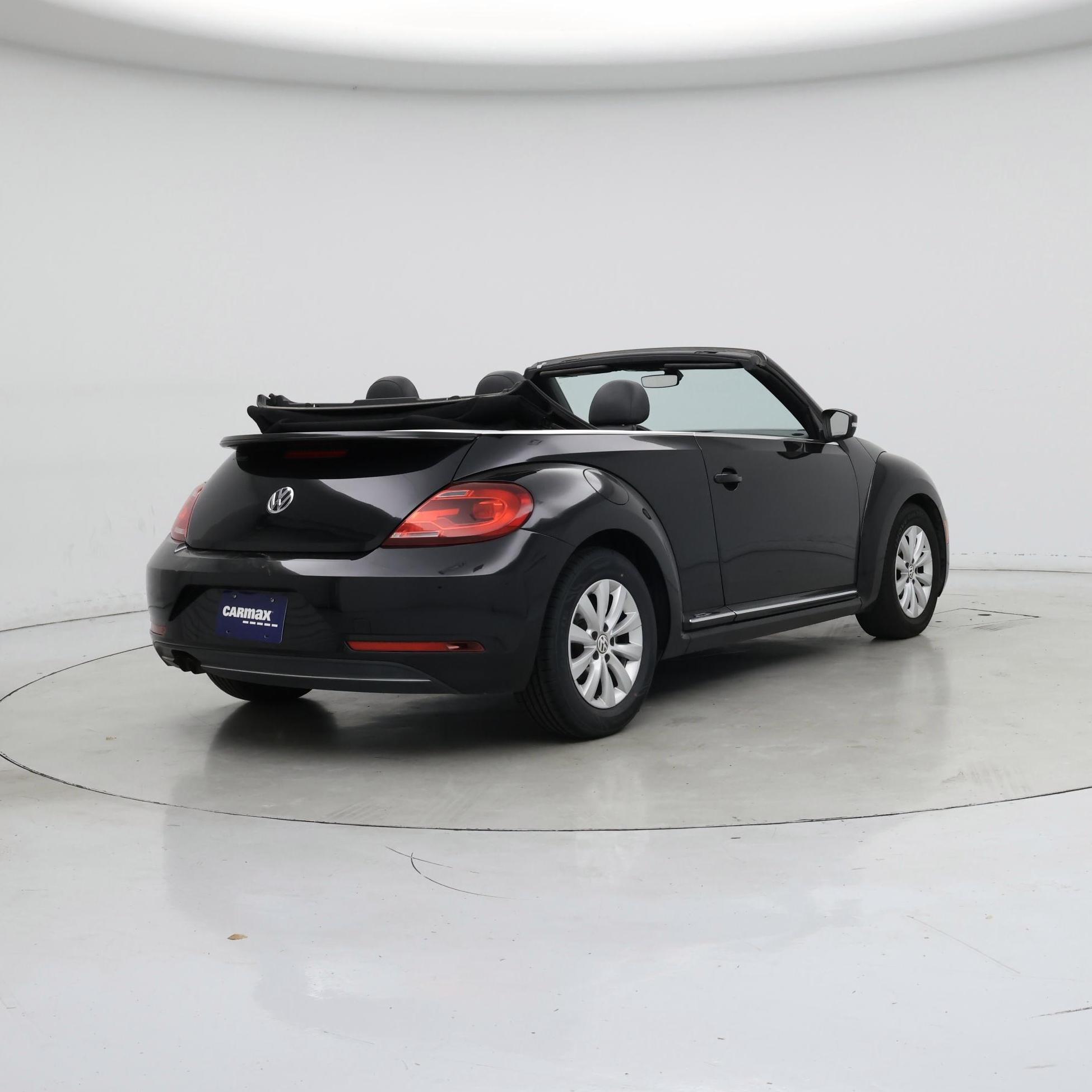 Thumbnail: 2017 Volkswagen Beetle - 8