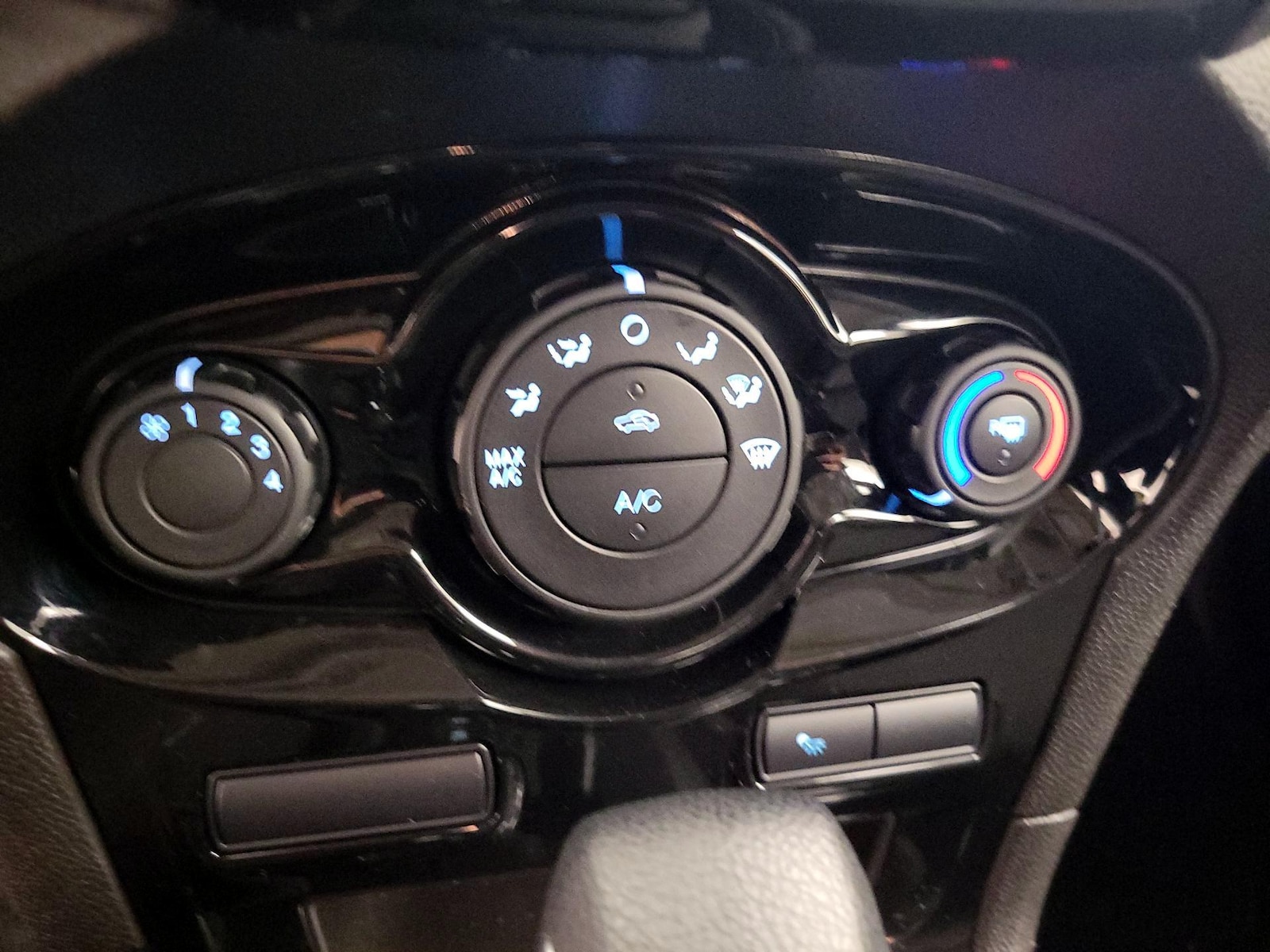 2019 Ford Fiesta SE - Photo 17