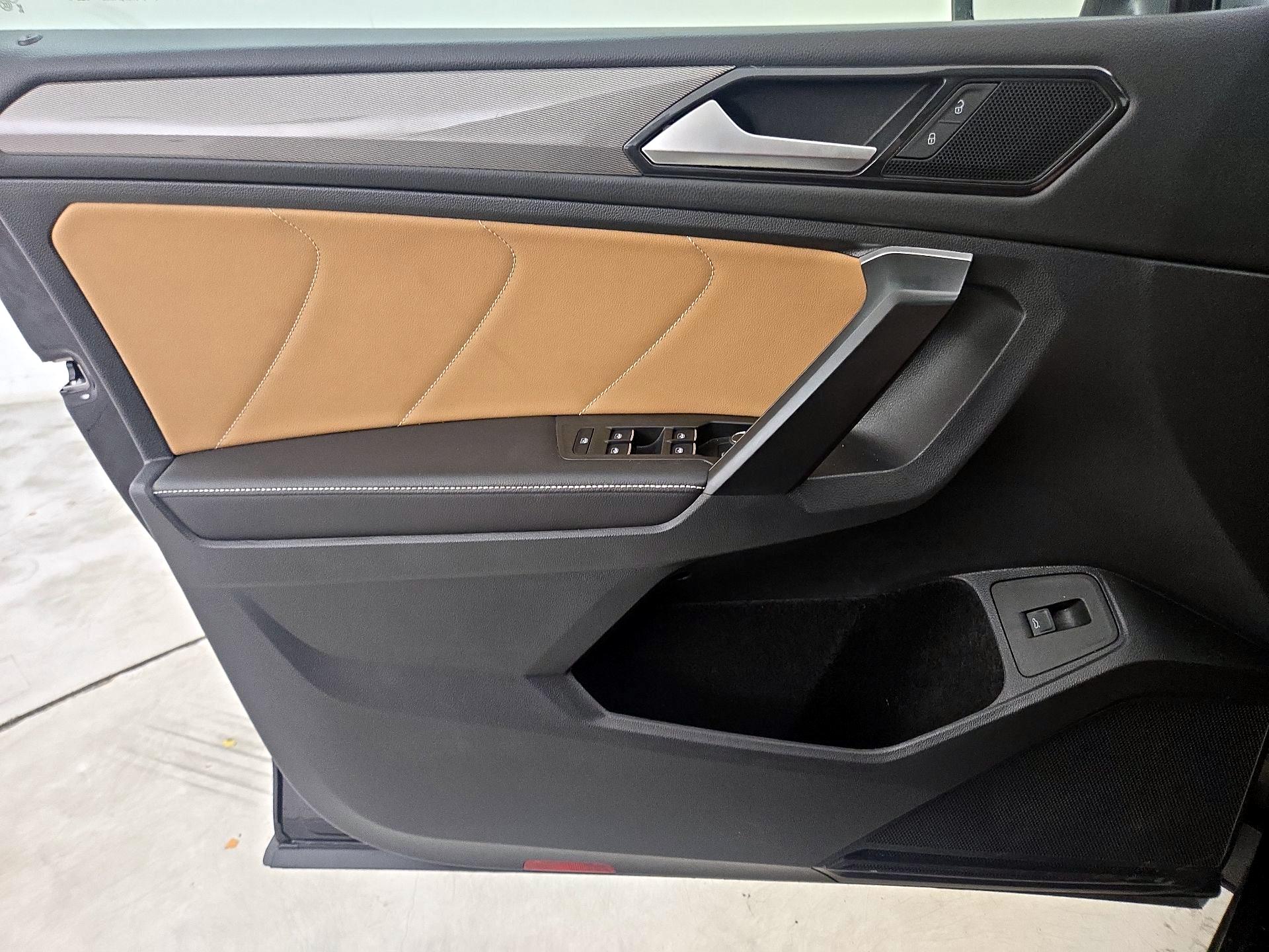 Thumbnail: 2024 Volkswagen Tiguan - 12