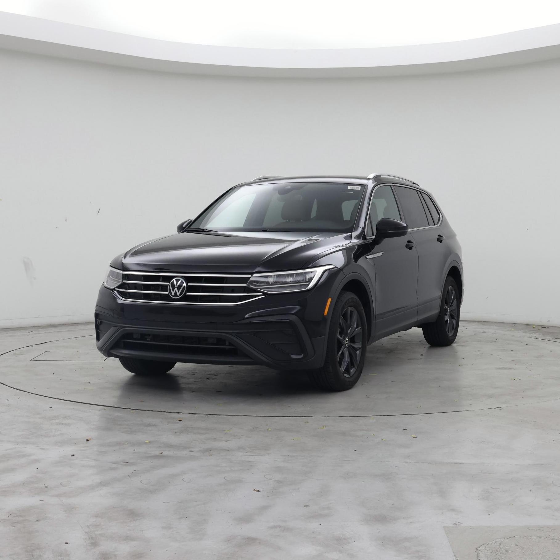 Thumbnail: 2024 Volkswagen Tiguan - 4