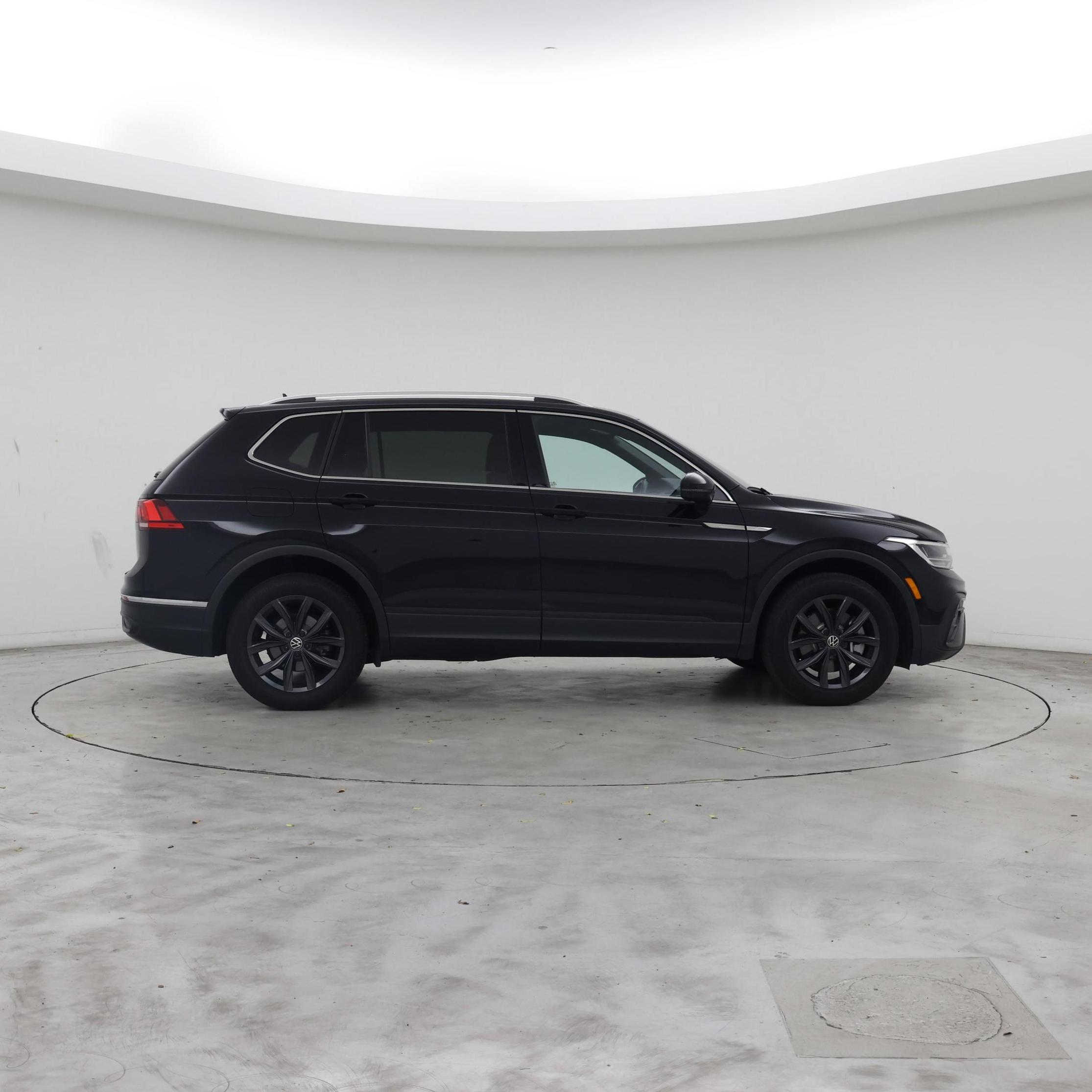 Thumbnail: 2024 Volkswagen Tiguan - 7