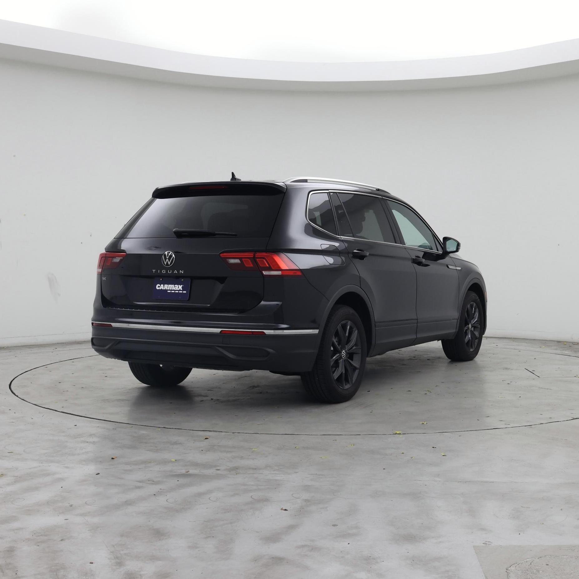 Thumbnail: 2024 Volkswagen Tiguan - 8